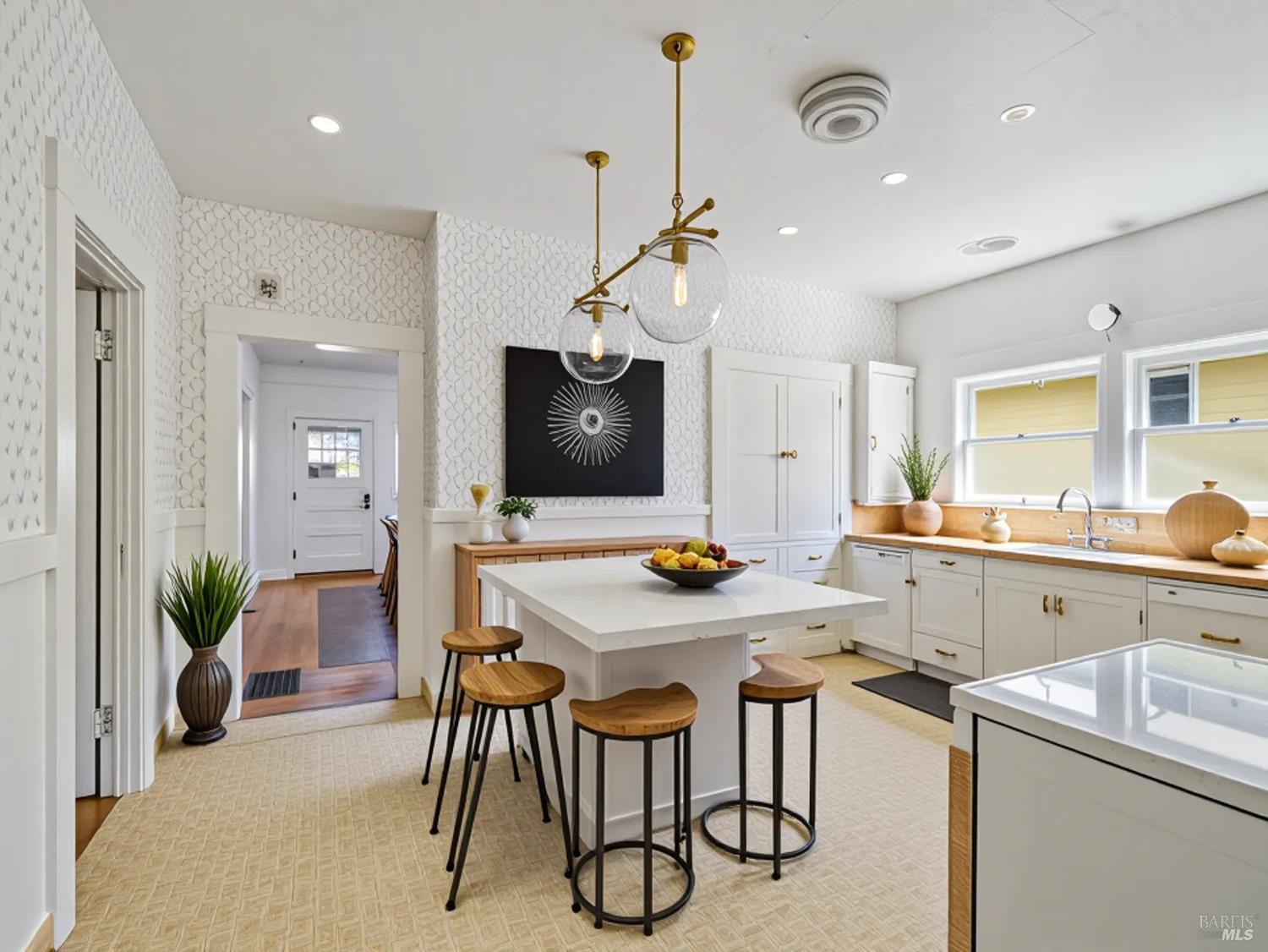 Detail Gallery Image 11 of 52 For 442 Piper St, Healdsburg,  CA 95448 - 3 Beds | 2 Baths