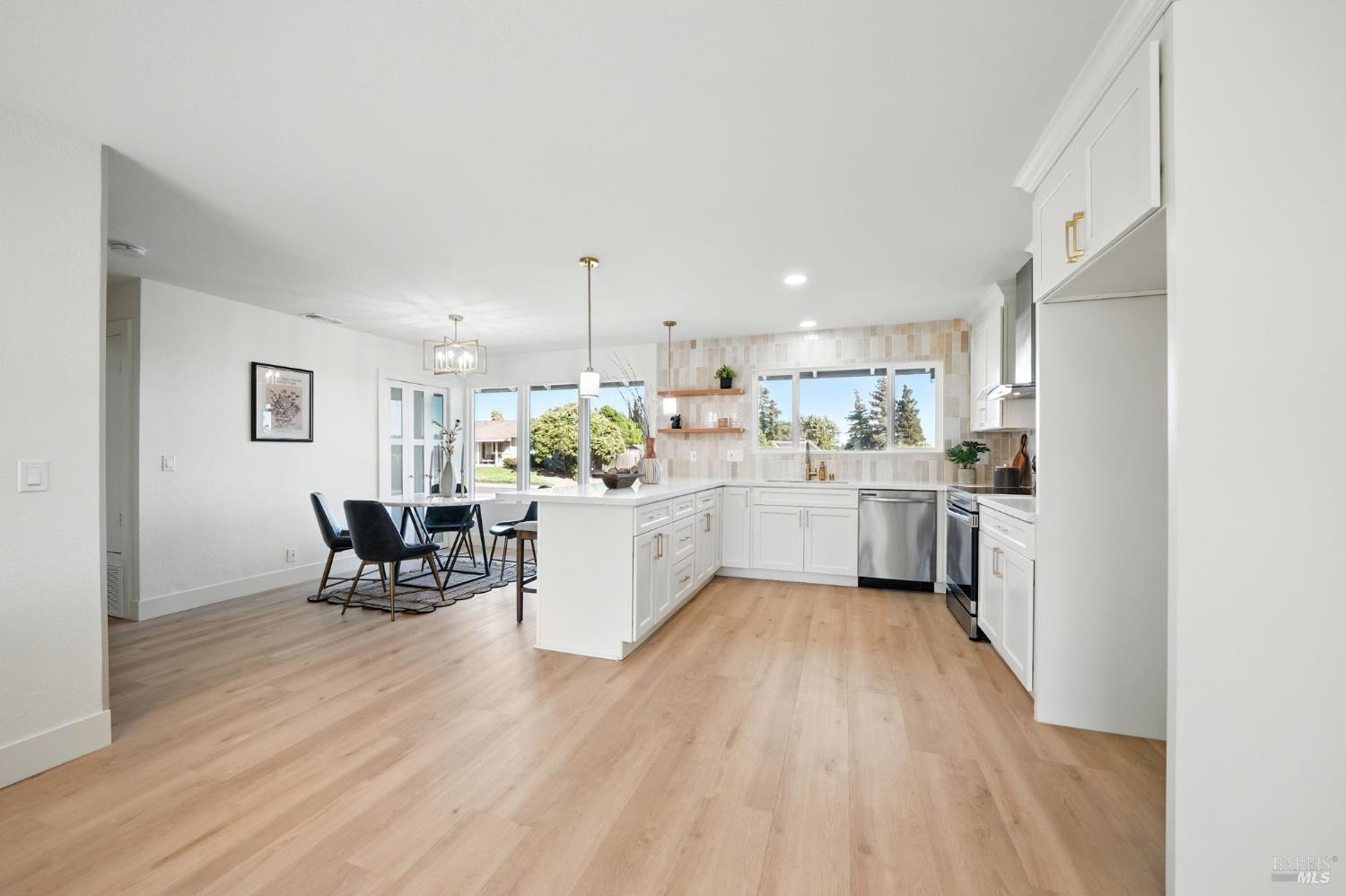 Detail Gallery Image 5 of 28 For 2790 Vista Grande Unkn, Fairfield,  CA 94534 - 3 Beds | 2 Baths