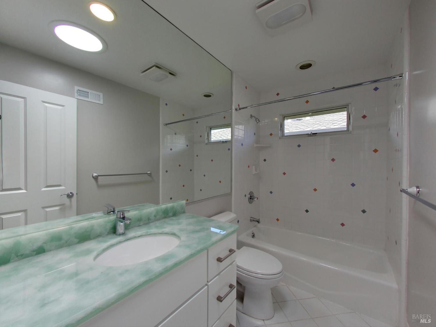 Detail Gallery Image 21 of 36 For 19 Dartmouth Dr, Larkspur,  CA 94939 - 3 Beds | 2 Baths