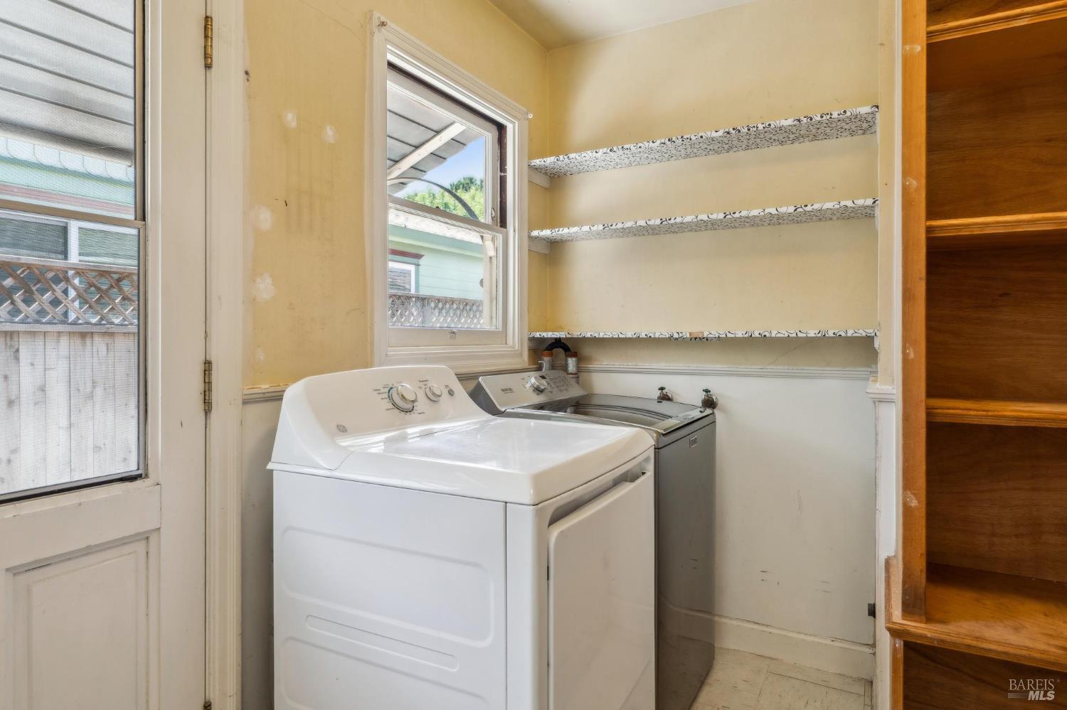 Detail Gallery Image 14 of 33 For 608 Mountain View Ave, Petaluma,  CA 94952 - 2 Beds | 1 Baths