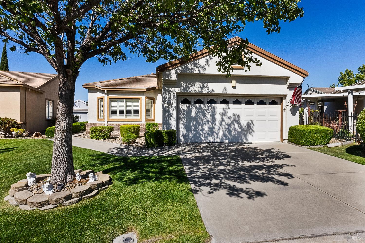 Detail Gallery Image 3 of 30 For 714 Cherry Hills Ln, Rio Vista,  CA 94571 - 2 Beds | 2 Baths