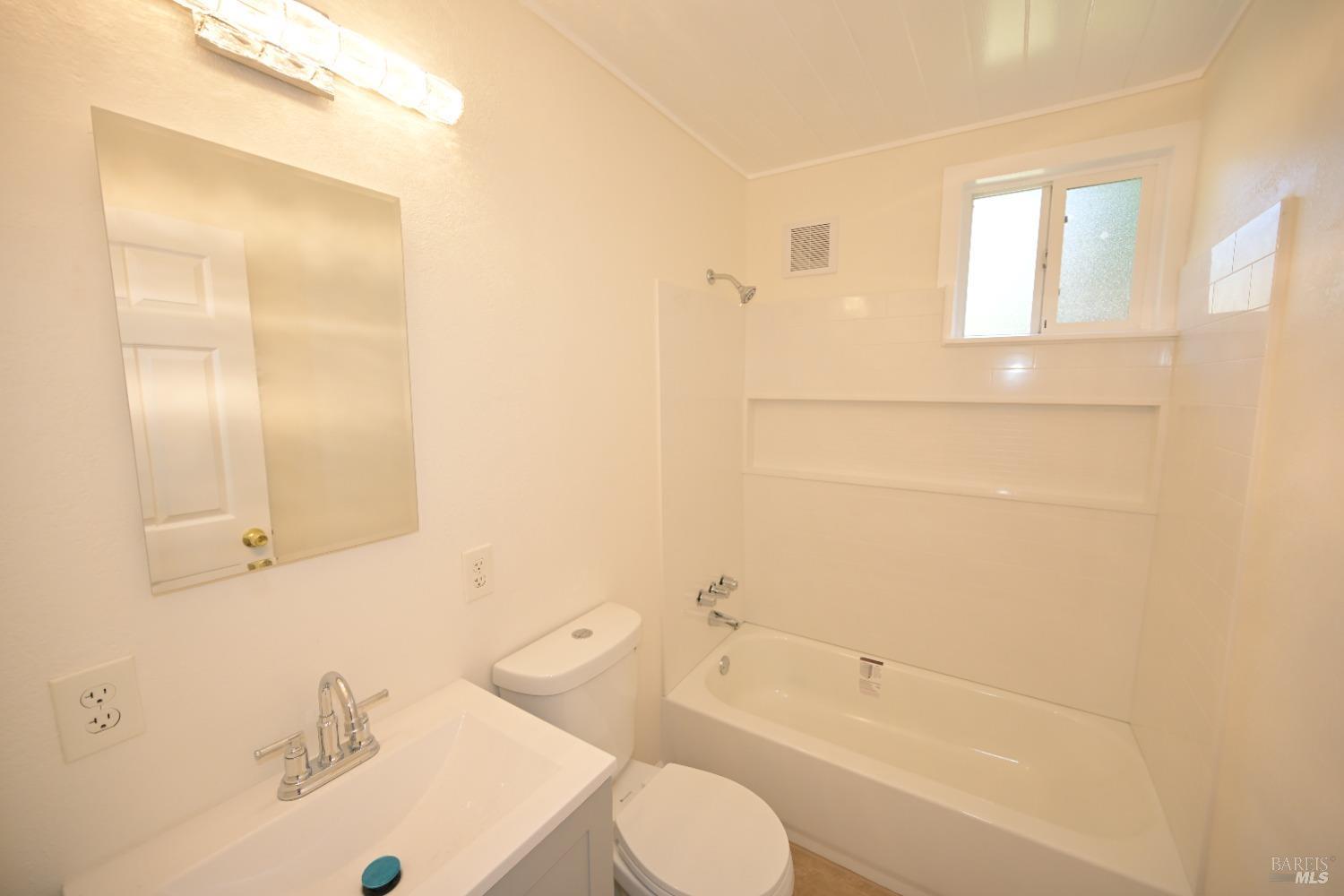Detail Gallery Image 9 of 10 For 820 Fulton Ave, Vallejo,  CA 94591 - 3 Beds | 1 Baths