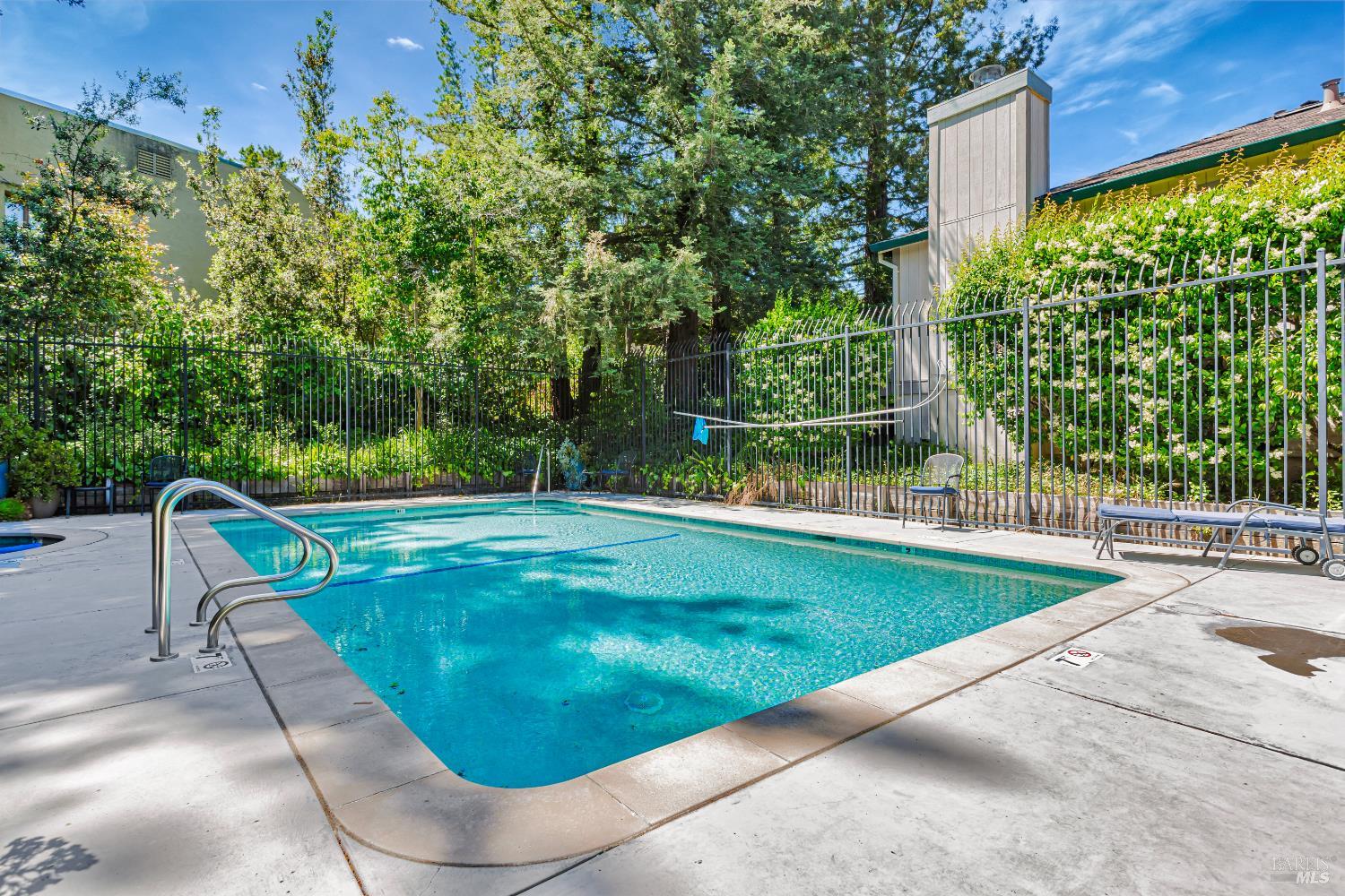 Detail Gallery Image 29 of 33 For 111 Cheda Ln, Novato,  CA 94947 - 2 Beds | 1 Baths