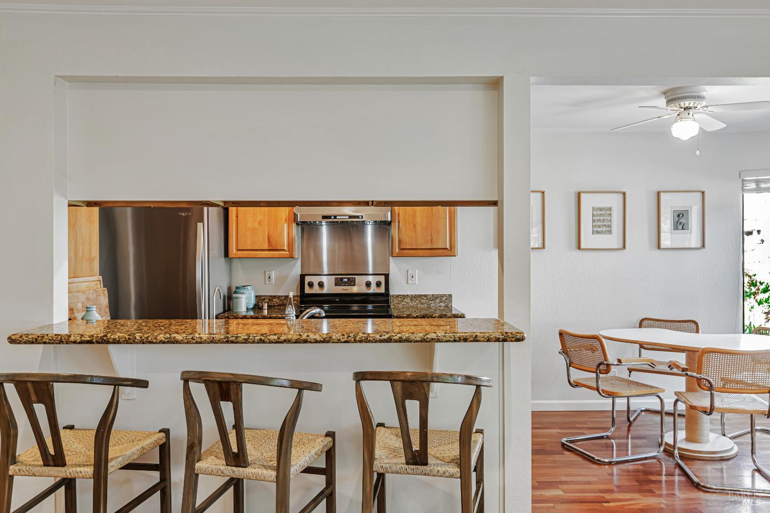 Detail Gallery Image 9 of 33 For 111 Cheda Ln, Novato,  CA 94947 - 2 Beds | 1 Baths