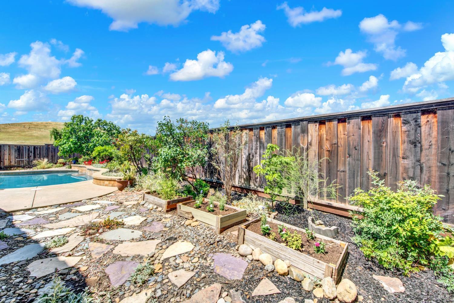 Detail Gallery Image 72 of 80 For 3327 Colonial Ct, Fairfield,  CA 94534 - 4 Beds | 3 Baths