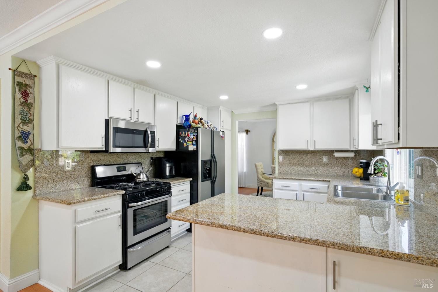 Detail Gallery Image 13 of 49 For 138 Nicole Way, Vallejo,  CA 94589 - 3 Beds | 2/1 Baths