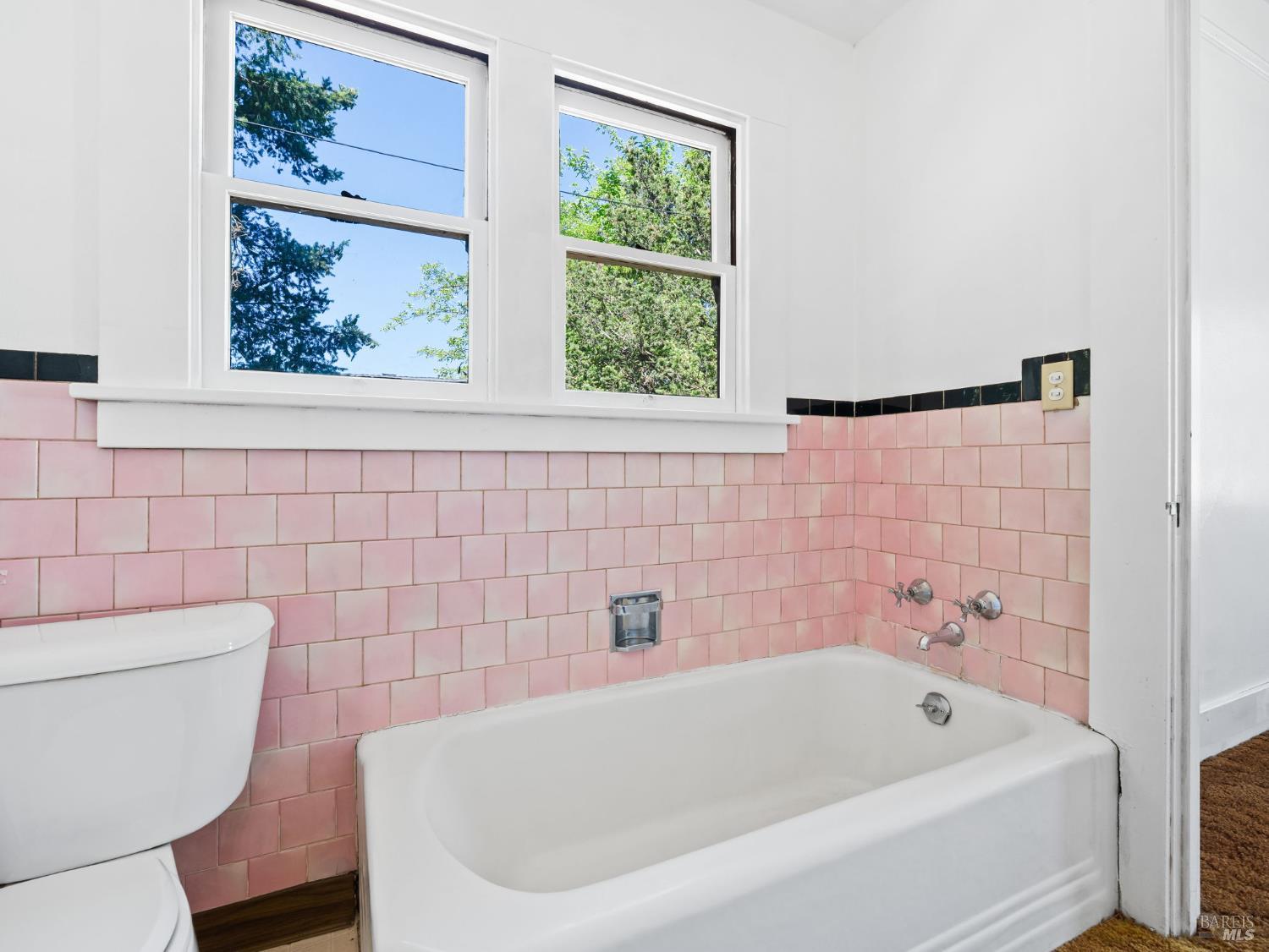 Detail Gallery Image 24 of 52 For 442 Piper St, Healdsburg,  CA 95448 - 3 Beds | 2 Baths