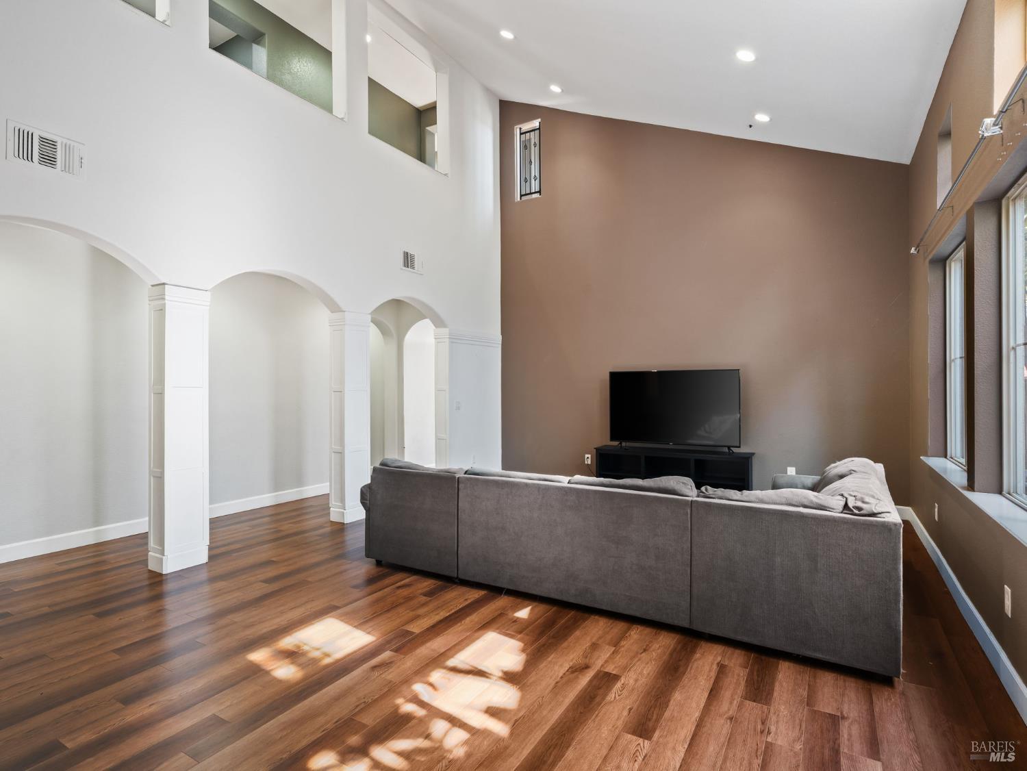 Detail Gallery Image 31 of 72 For 630 Purple Martin Dr, Vacaville,  CA 95687 - 5 Beds | 3/1 Baths