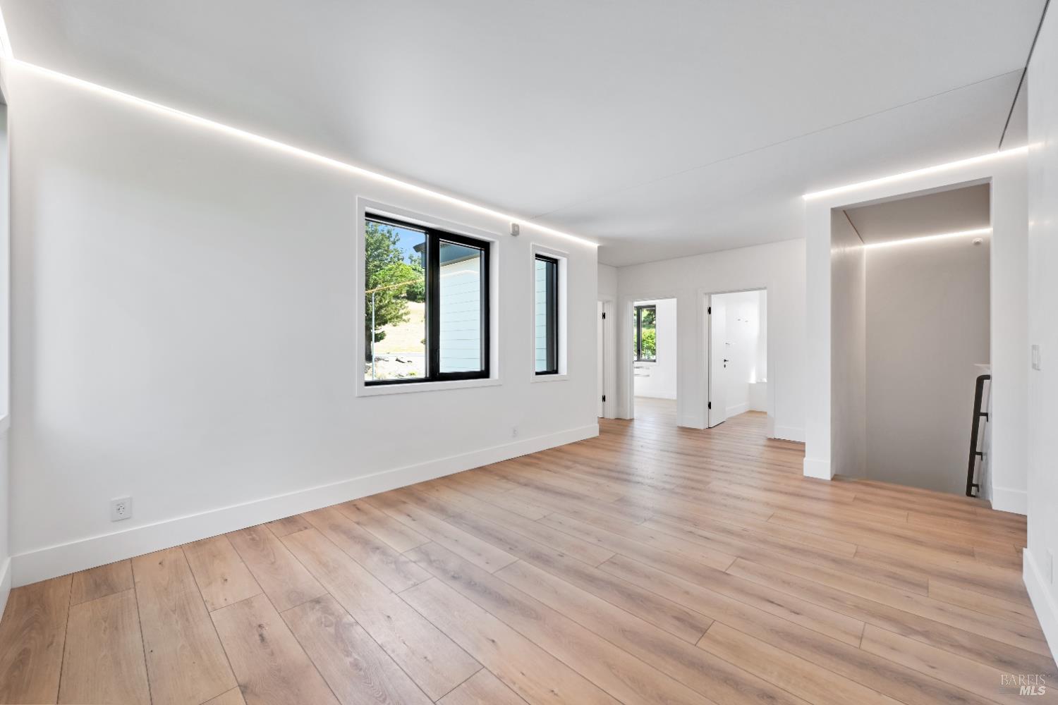 Detail Gallery Image 36 of 56 For 3720 Stanhope Ct, Santa Rosa,  CA 95404 - 5 Beds | 3/1 Baths