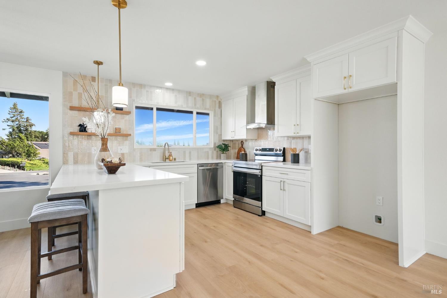 Detail Gallery Image 3 of 28 For 2790 Vista Grande Unkn, Fairfield,  CA 94534 - 3 Beds | 2 Baths