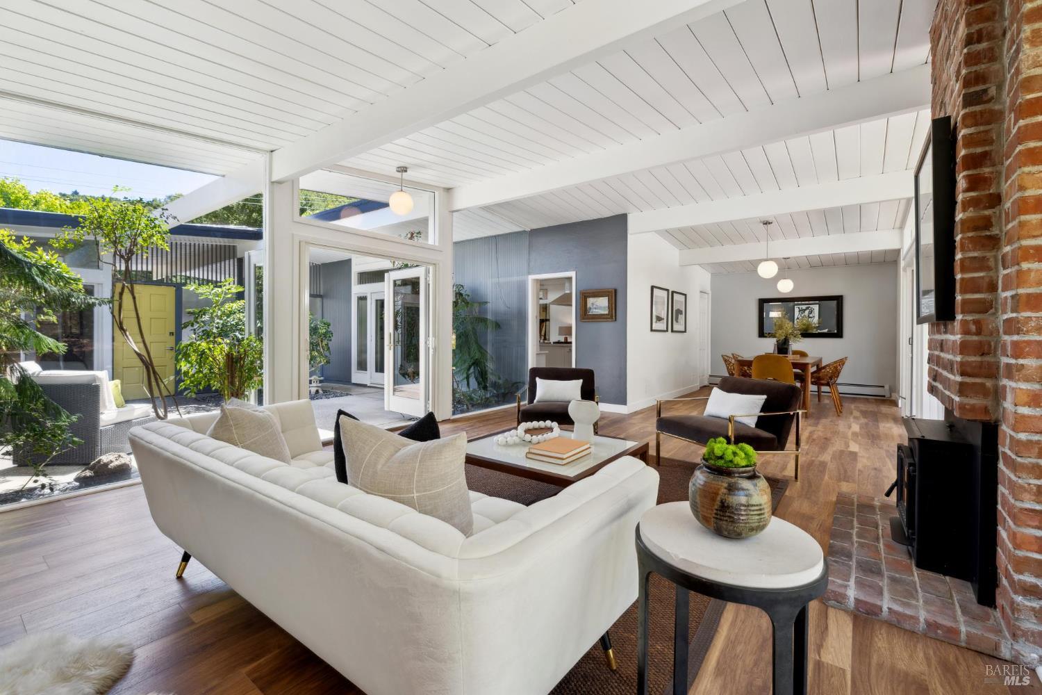 Detail Gallery Image 20 of 52 For 100 De La Guerra Rd, San Rafael,  CA 94903 - 4 Beds | 2 Baths