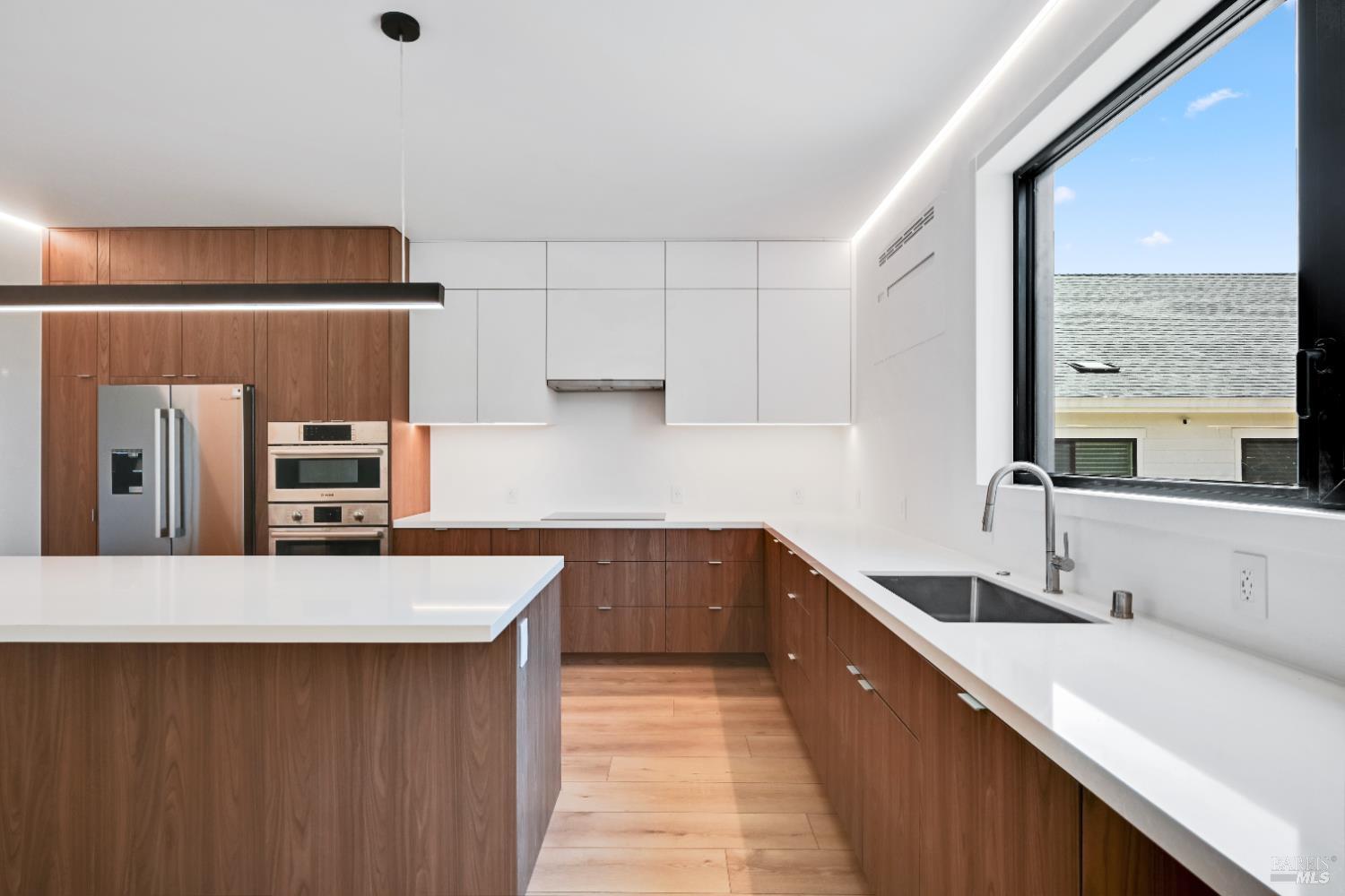 Detail Gallery Image 24 of 56 For 4966 Lakepointe Cir, Santa Rosa,  CA 95403 - 5 Beds | 3/1 Baths