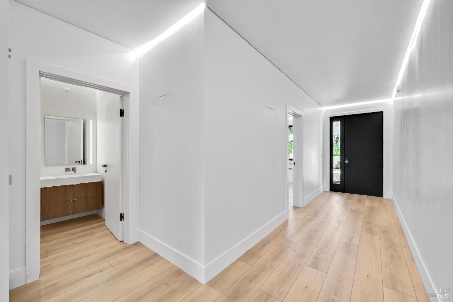 Detail Gallery Image 11 of 61 For 3621 Crown Hill Dr, Santa Rosa,  CA 95404 - 5 Beds | 3/1 Baths