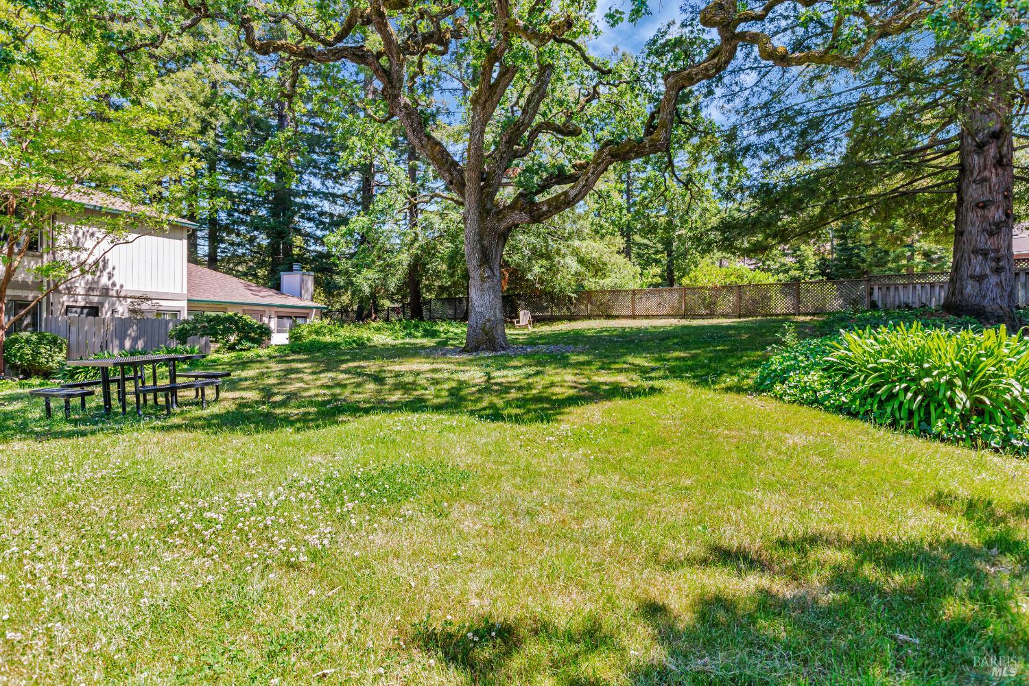 Detail Gallery Image 28 of 33 For 111 Cheda Ln, Novato,  CA 94947 - 2 Beds | 1 Baths