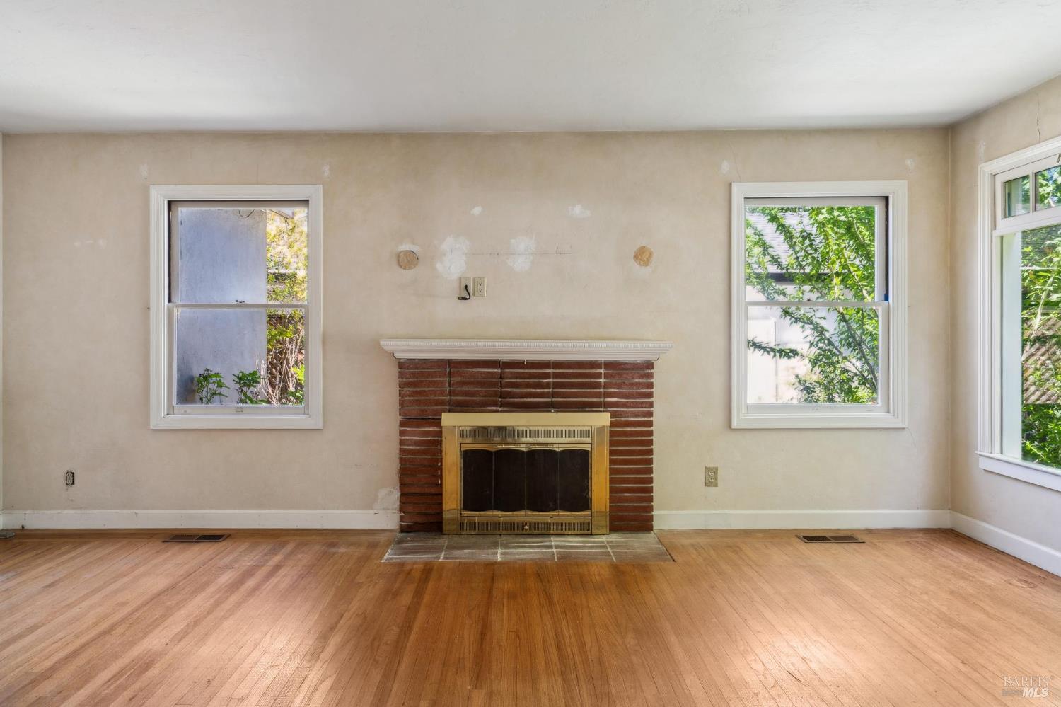 Detail Gallery Image 6 of 33 For 608 Mountain View Ave, Petaluma,  CA 94952 - 2 Beds | 1 Baths