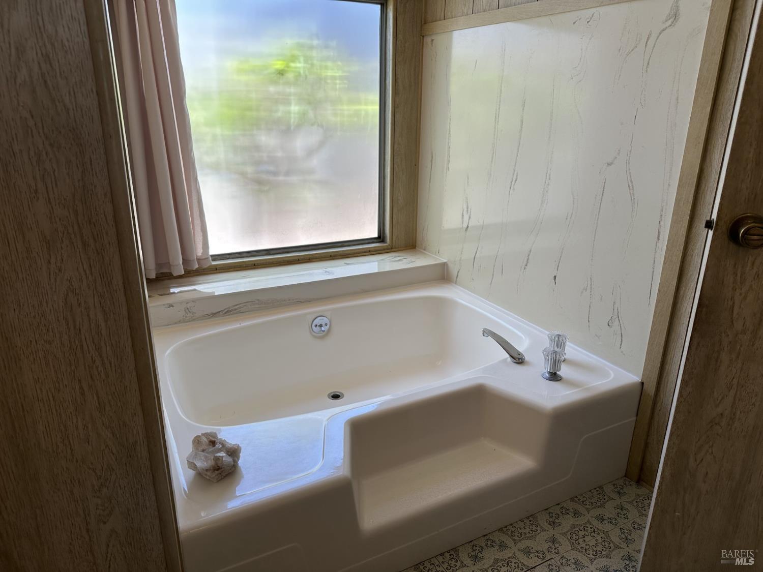 Detail Gallery Image 19 of 24 For 123 Bear Flag Rd, Sonoma,  CA 95476 - 2 Beds | 2 Baths