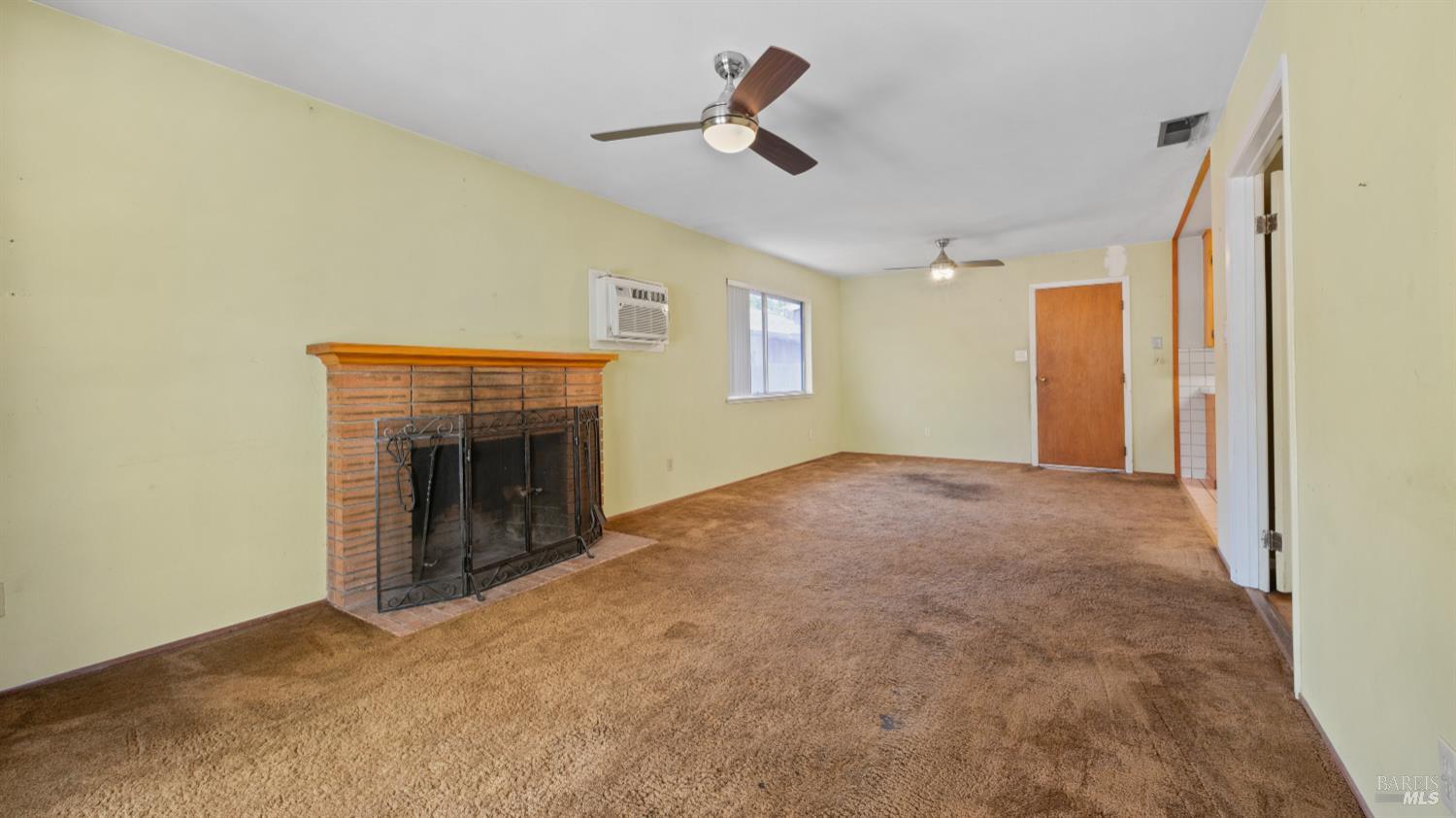 Detail Gallery Image 12 of 33 For 840 Newgate Way, Dixon,  CA 95620 - 3 Beds | 2 Baths