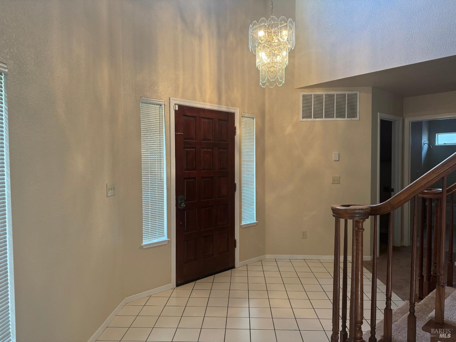 Detail Gallery Image 2 of 11 For 1868 Kolob Dr, Fairfield,  CA 94534 - 5 Beds | 3 Baths