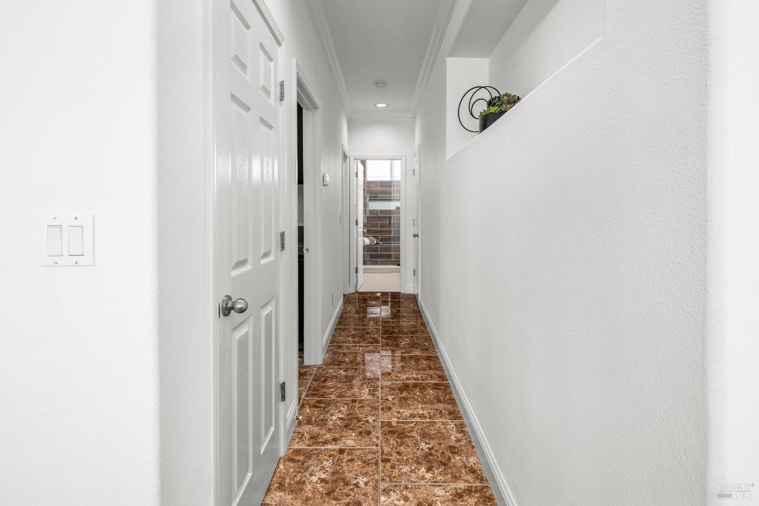 Detail Gallery Image 21 of 64 For 1101 Wildplum Ct, Vacaville,  CA 95687 - 6 Beds | 3 Baths