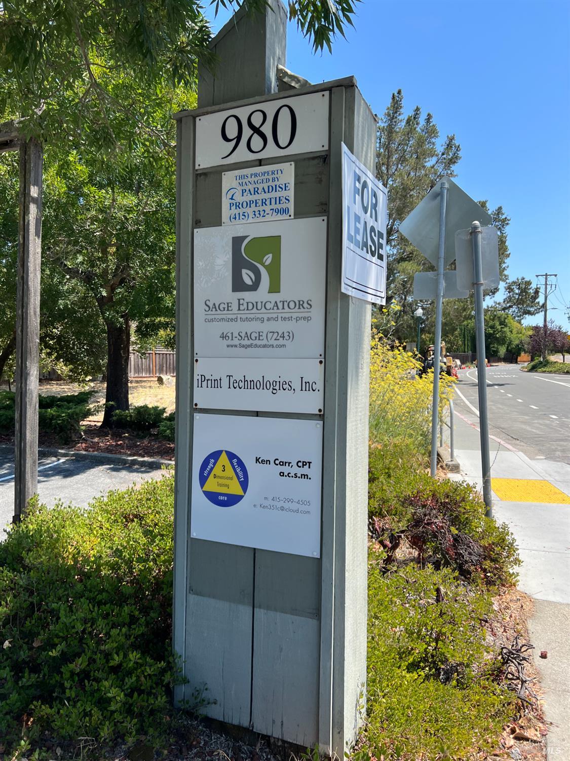 Detail Gallery Image 1 of 8 For 980 Magnolia Ave #8,  Larkspur,  CA 94939 - – Beds | – Baths