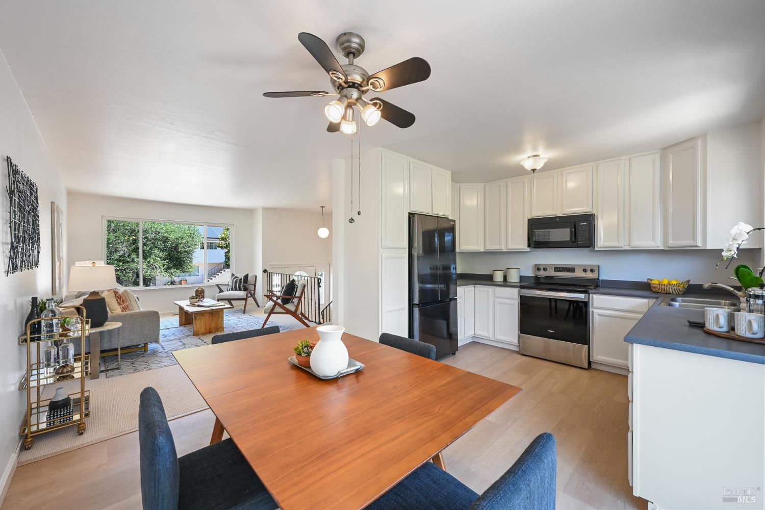 Detail Gallery Image 16 of 44 For 663 Cherry St, Novato,  CA 94945 - 3 Beds | 2 Baths