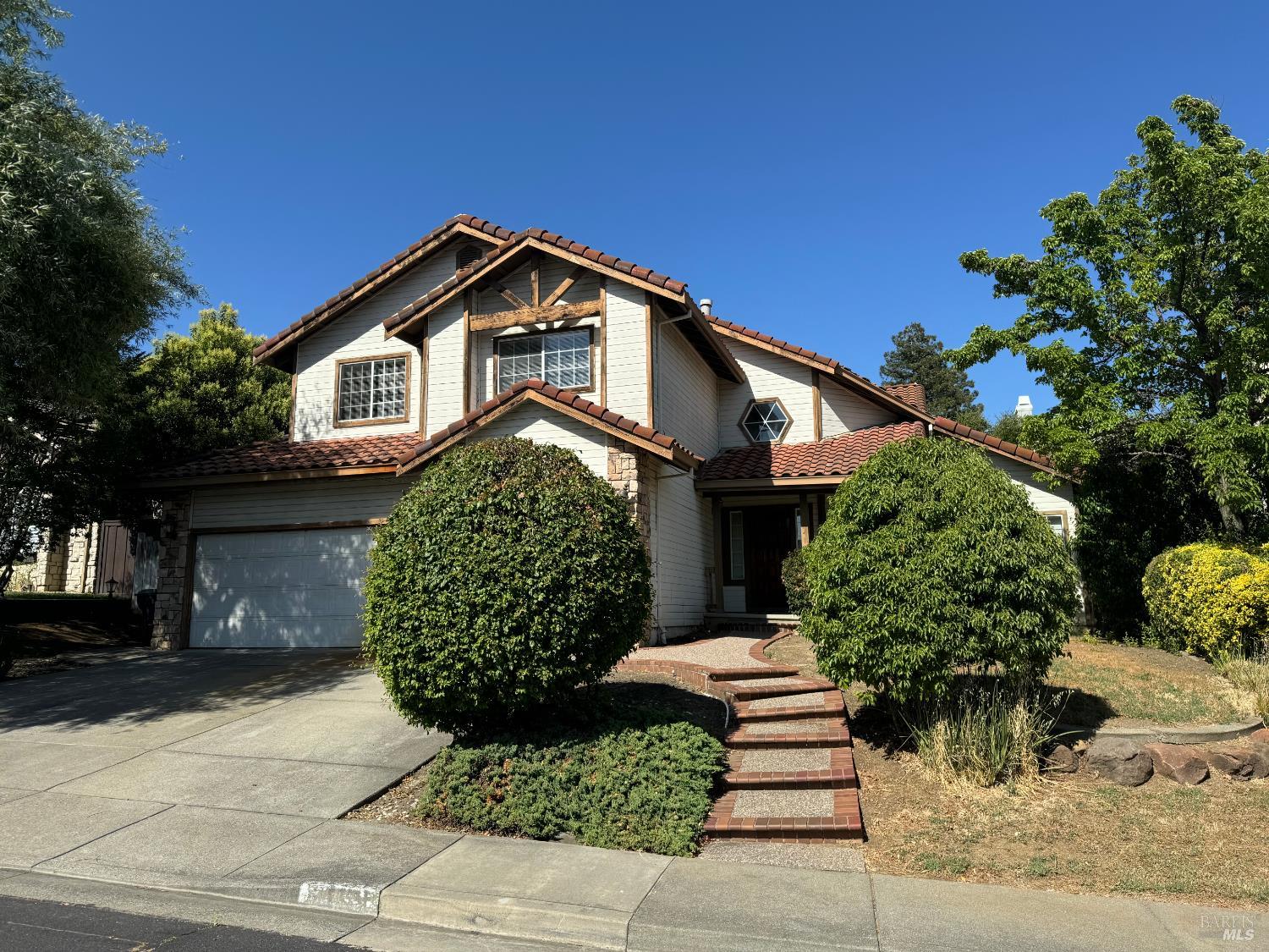 Detail Gallery Image 1 of 11 For 1868 Kolob Dr, Fairfield,  CA 94534 - 5 Beds | 3 Baths
