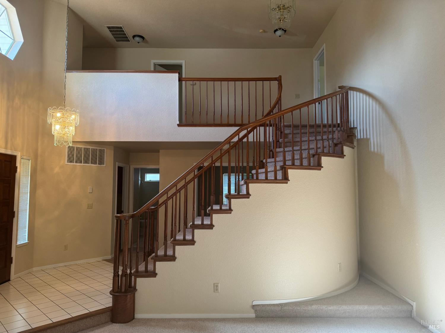 Detail Gallery Image 8 of 11 For 1868 Kolob Dr, Fairfield,  CA 94534 - 5 Beds | 3 Baths