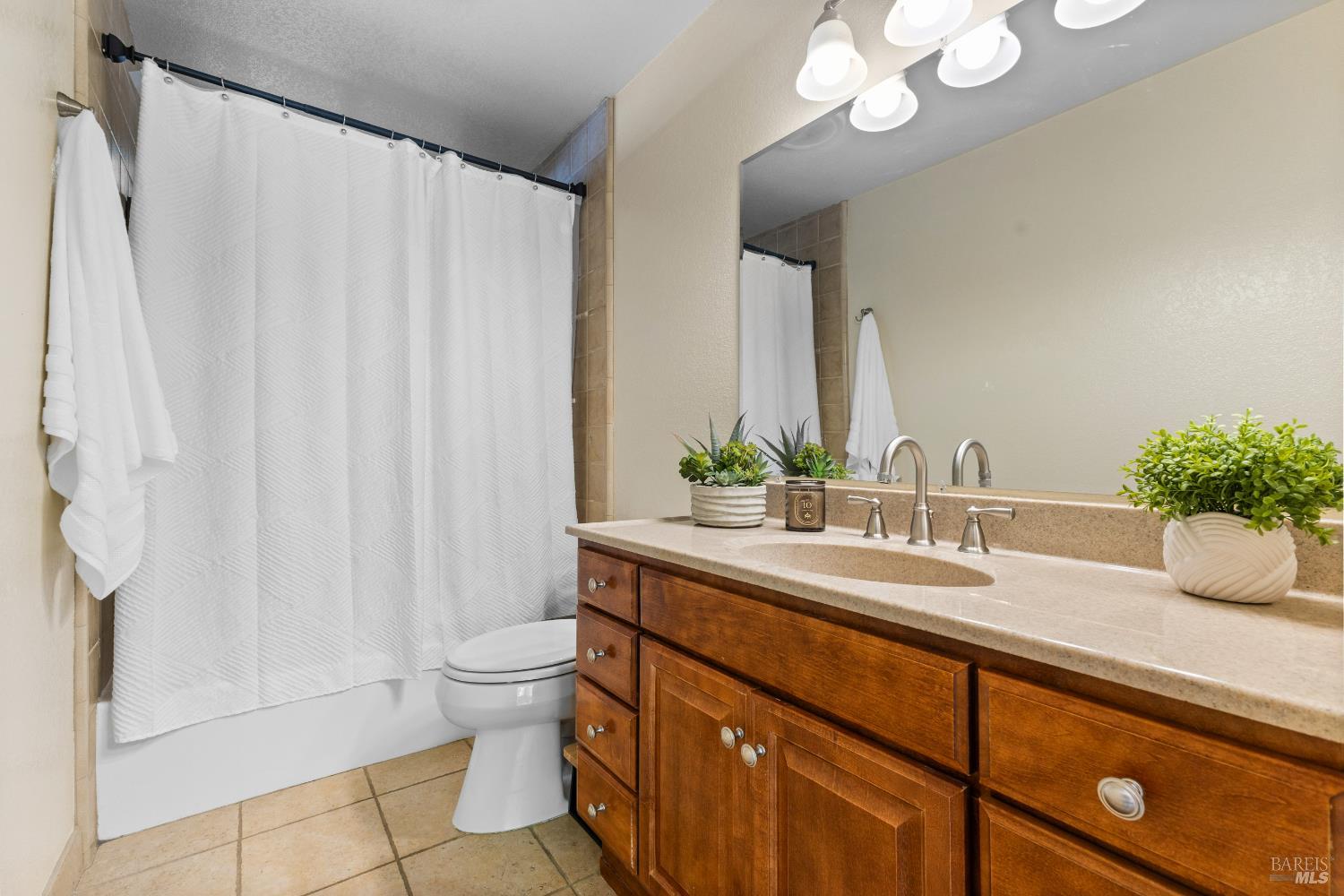 Detail Gallery Image 30 of 31 For 9508 Jessica Dr, Windsor,  CA 95492 - 4 Beds | 2 Baths