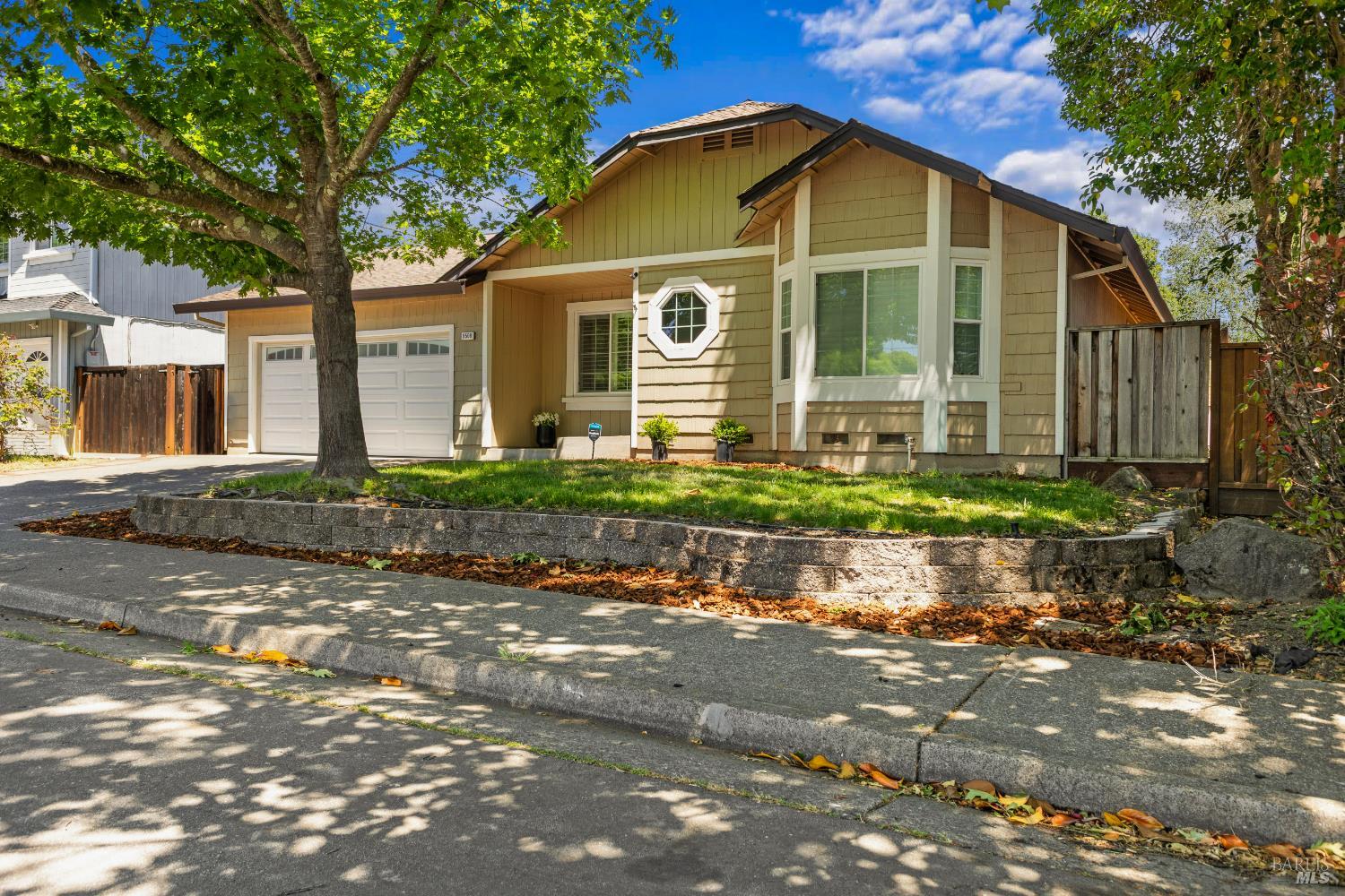 Detail Gallery Image 3 of 31 For 9508 Jessica Dr, Windsor,  CA 95492 - 4 Beds | 2 Baths