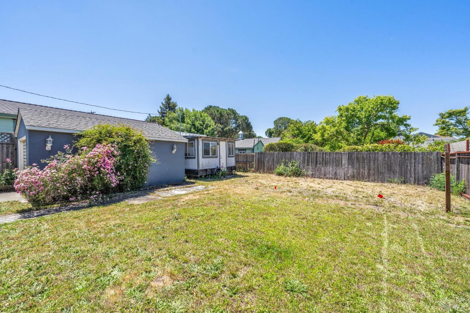 Detail Gallery Image 27 of 33 For 608 Mountain View Ave, Petaluma,  CA 94952 - 2 Beds | 1 Baths