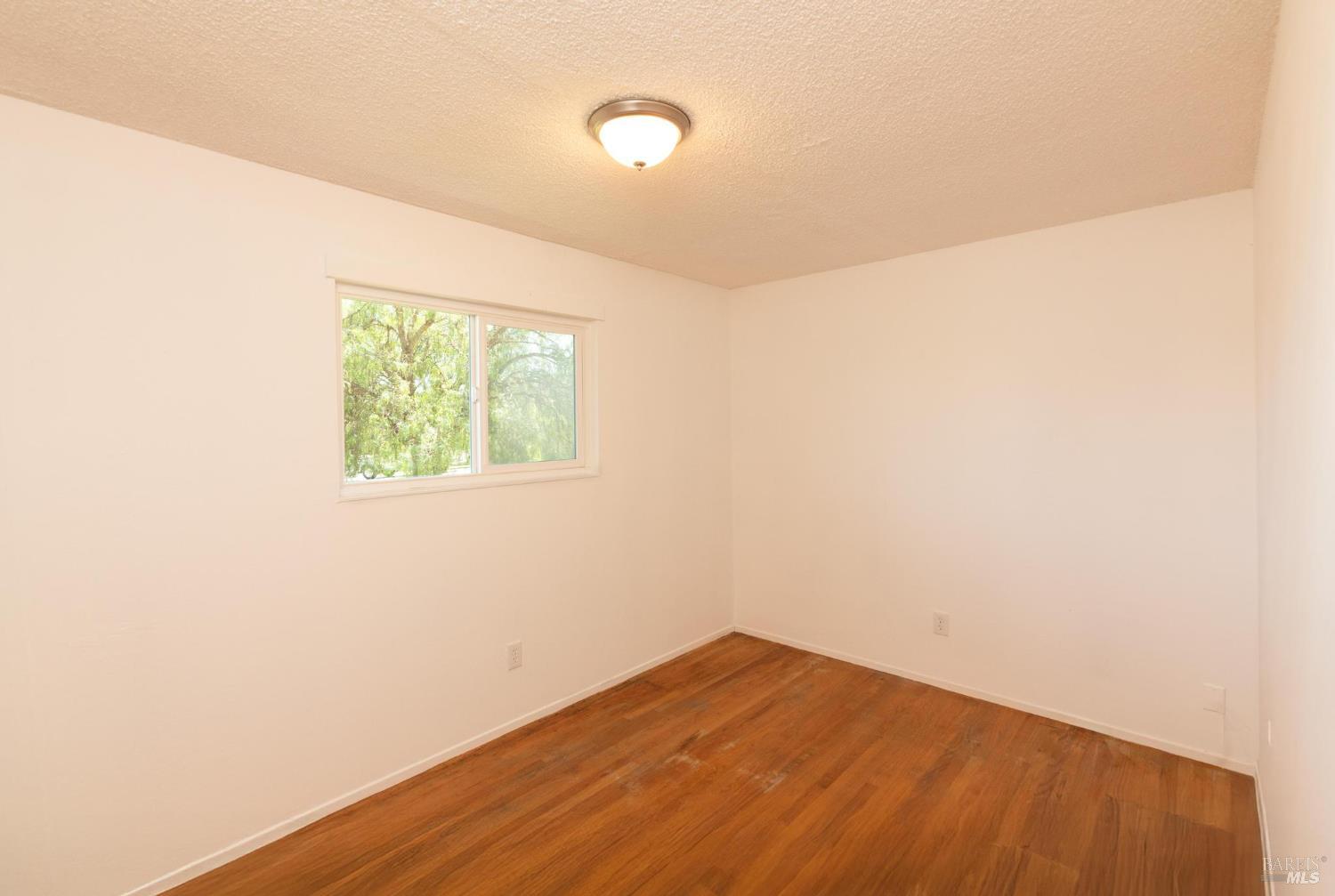 Detail Gallery Image 13 of 24 For 556 Baron Dr, Rohnert Park,  CA 94928 - 4 Beds | 2 Baths