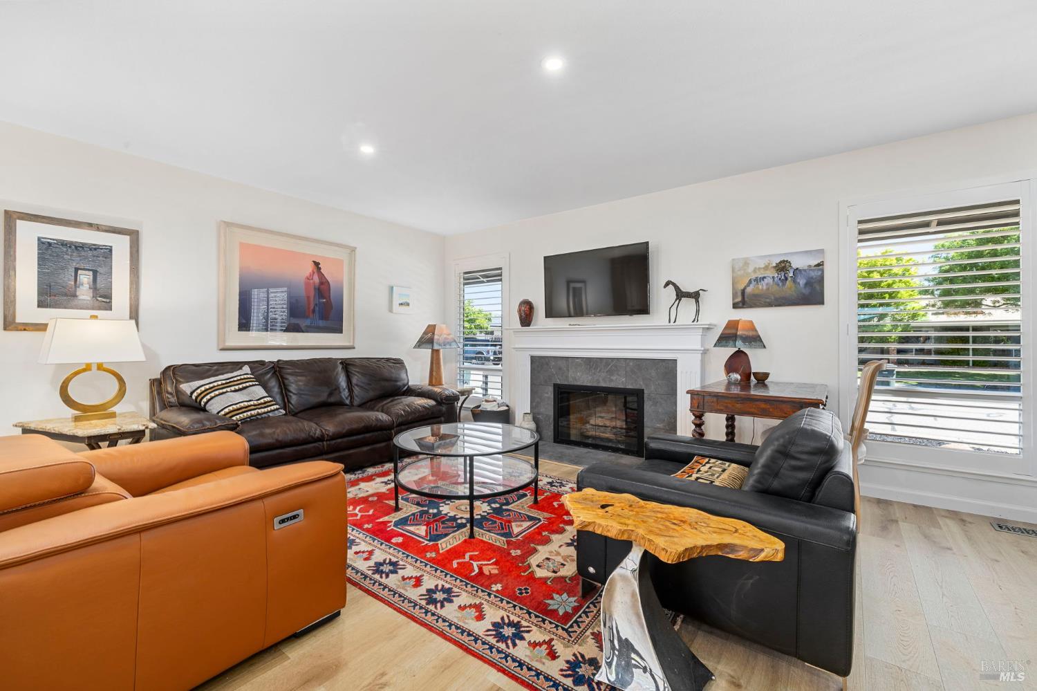Detail Gallery Image 5 of 39 For 349 Pythian Rd, Santa Rosa,  CA 95409 - 2 Beds | 2/1 Baths