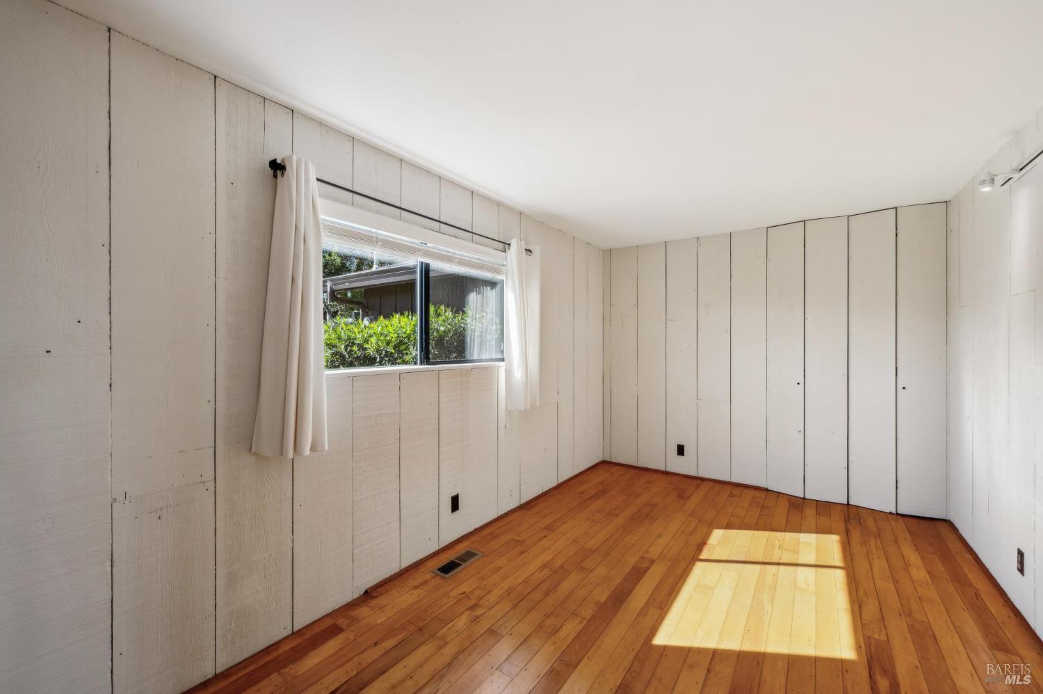 Detail Gallery Image 33 of 52 For 71 Crescente Ave, Bolinas,  CA 94924 - 3 Beds | 2 Baths