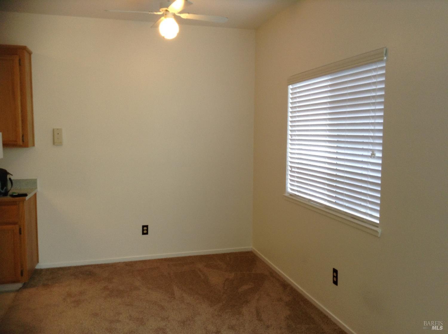 Detail Gallery Image 5 of 9 For 25 Manchester Ln, Fairfield,  CA 94533 - 2 Beds | 1/1 Baths