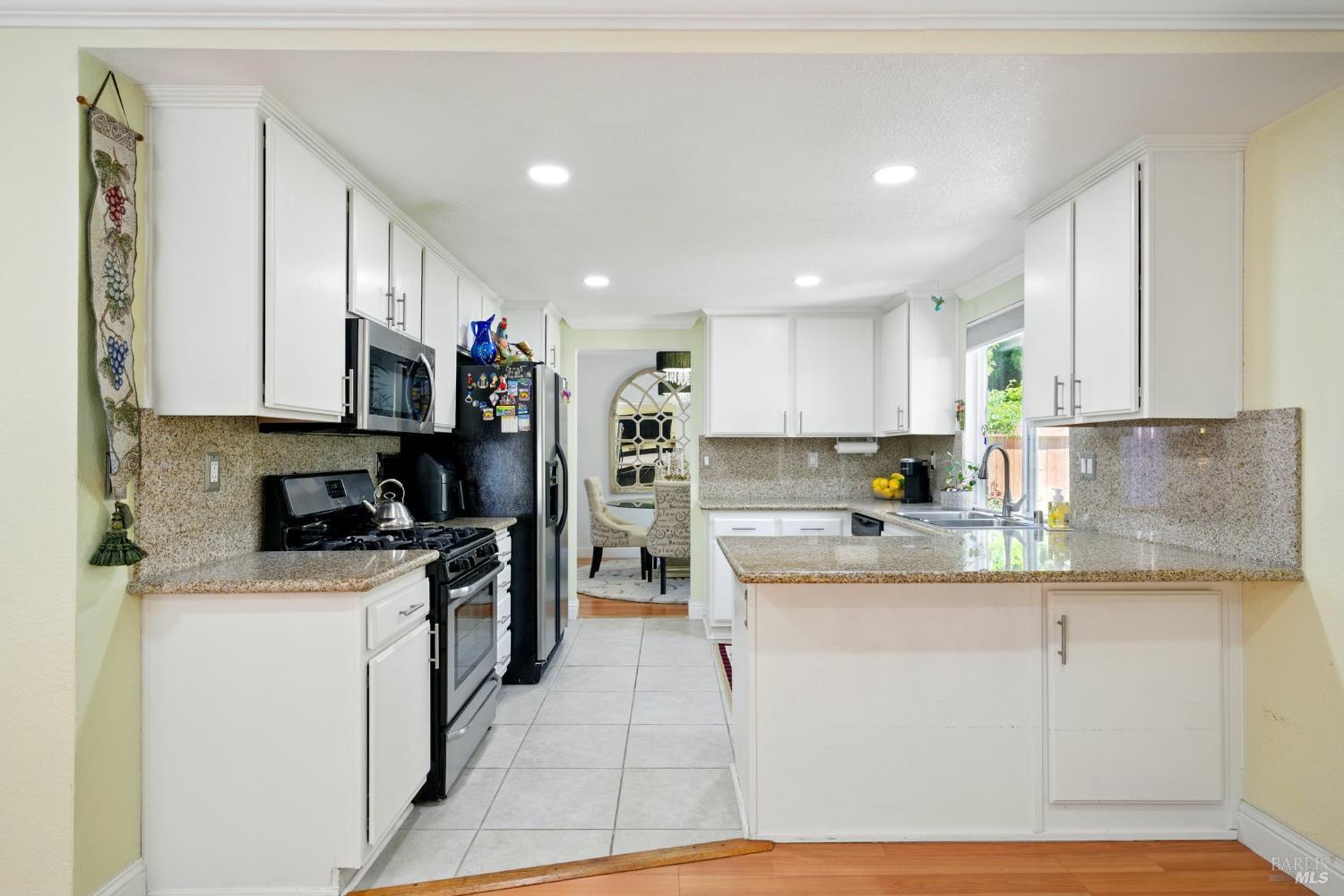 Detail Gallery Image 14 of 49 For 138 Nicole Way, Vallejo,  CA 94589 - 3 Beds | 2/1 Baths