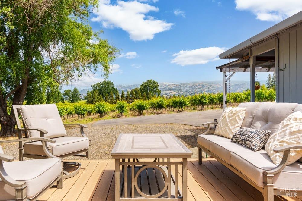 Detail Gallery Image 12 of 82 For 725 Lytton Station Rd, Healdsburg,  CA 95448 - – Beds | – Baths