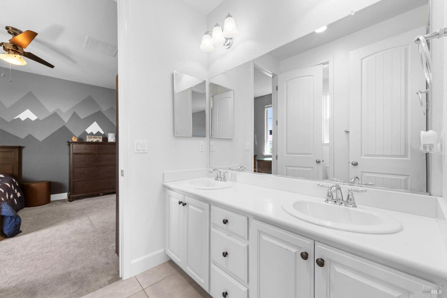 Detail Gallery Image 49 of 66 For 4012 Jade Crest Hill Way, Vacaville,  CA 95688 - 6 Beds | 4/1 Baths