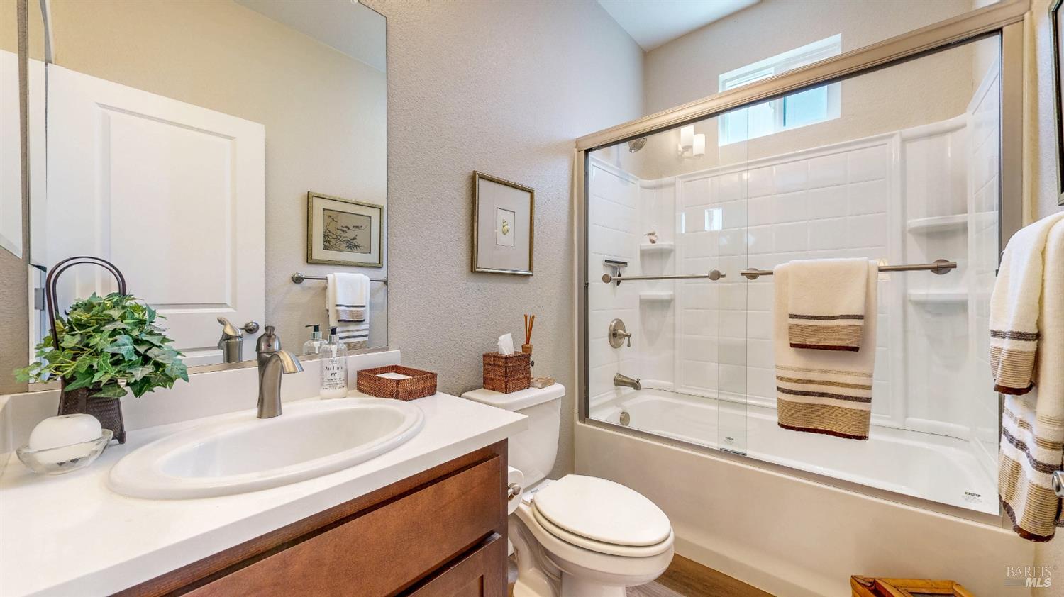 Detail Gallery Image 37 of 49 For 1431 Acorn Way, Windsor,  CA 95492 - 2 Beds | 2 Baths