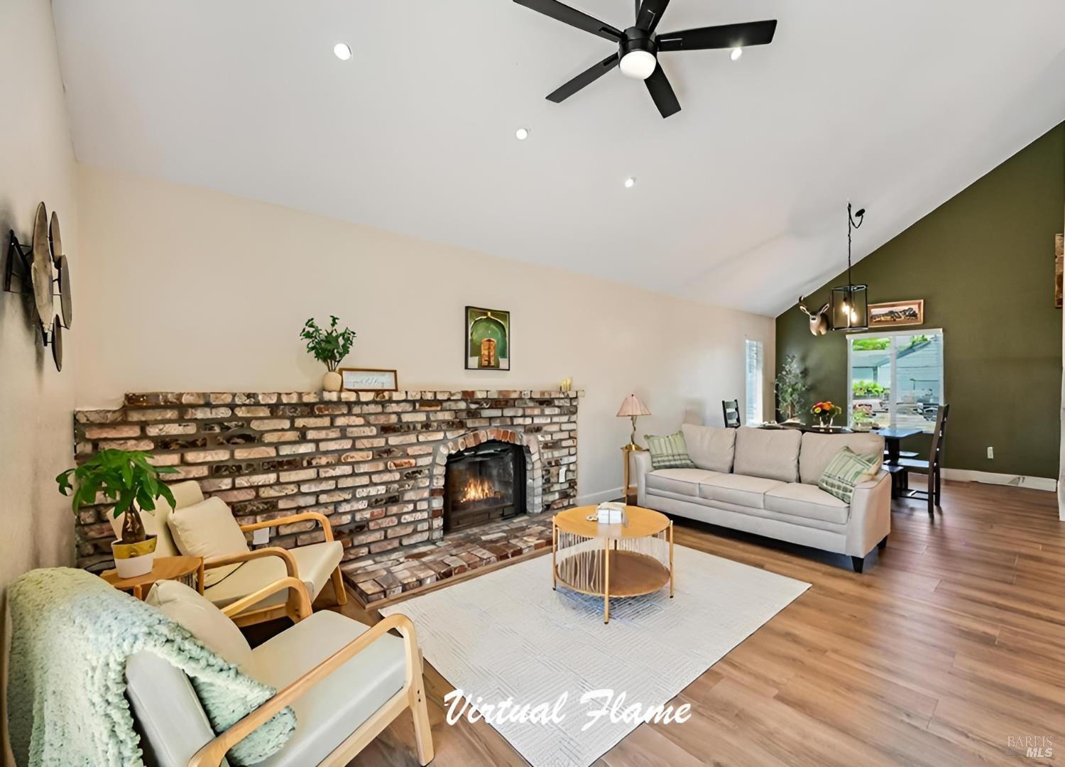 Detail Gallery Image 9 of 39 For 1408 Serpilio Way, Petaluma,  CA 94954 - 3 Beds | 2 Baths