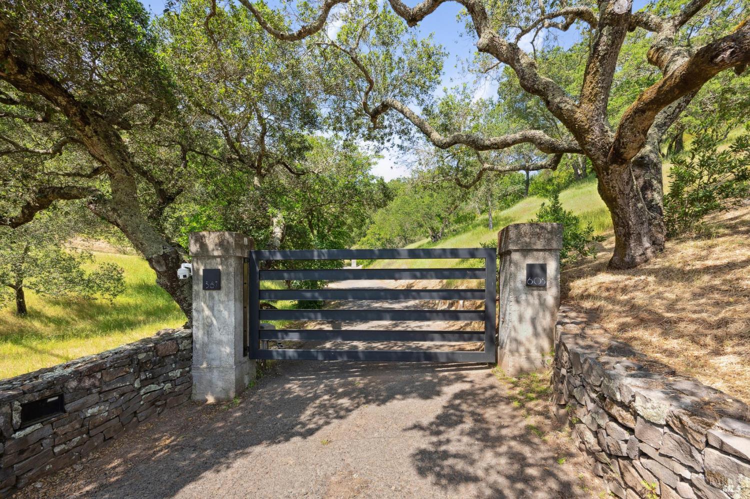 Detail Gallery Image 3 of 27 For 605 Cavedale Rd, Sonoma,  CA 95476 - – Beds | – Baths