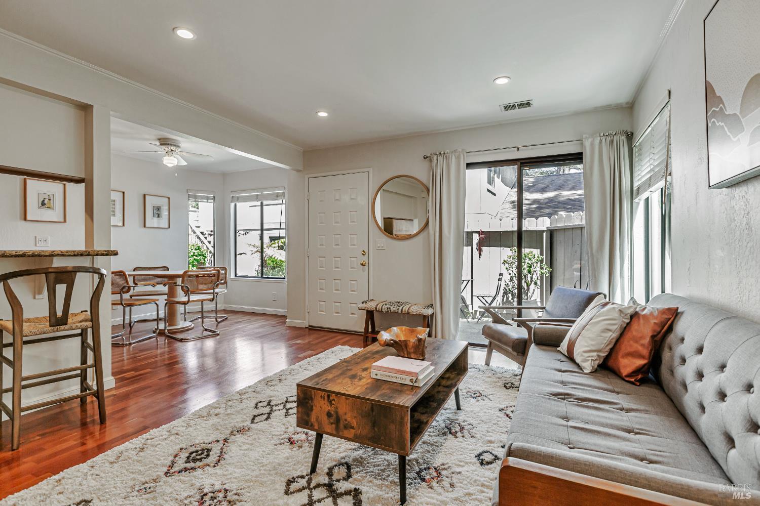 Detail Gallery Image 3 of 33 For 111 Cheda Ln, Novato,  CA 94947 - 2 Beds | 1 Baths