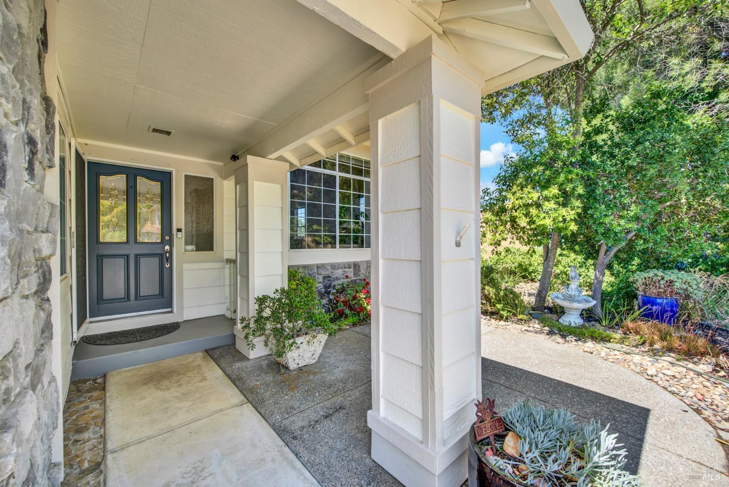 Detail Gallery Image 6 of 80 For 3327 Colonial Ct, Fairfield,  CA 94534 - 4 Beds | 3 Baths