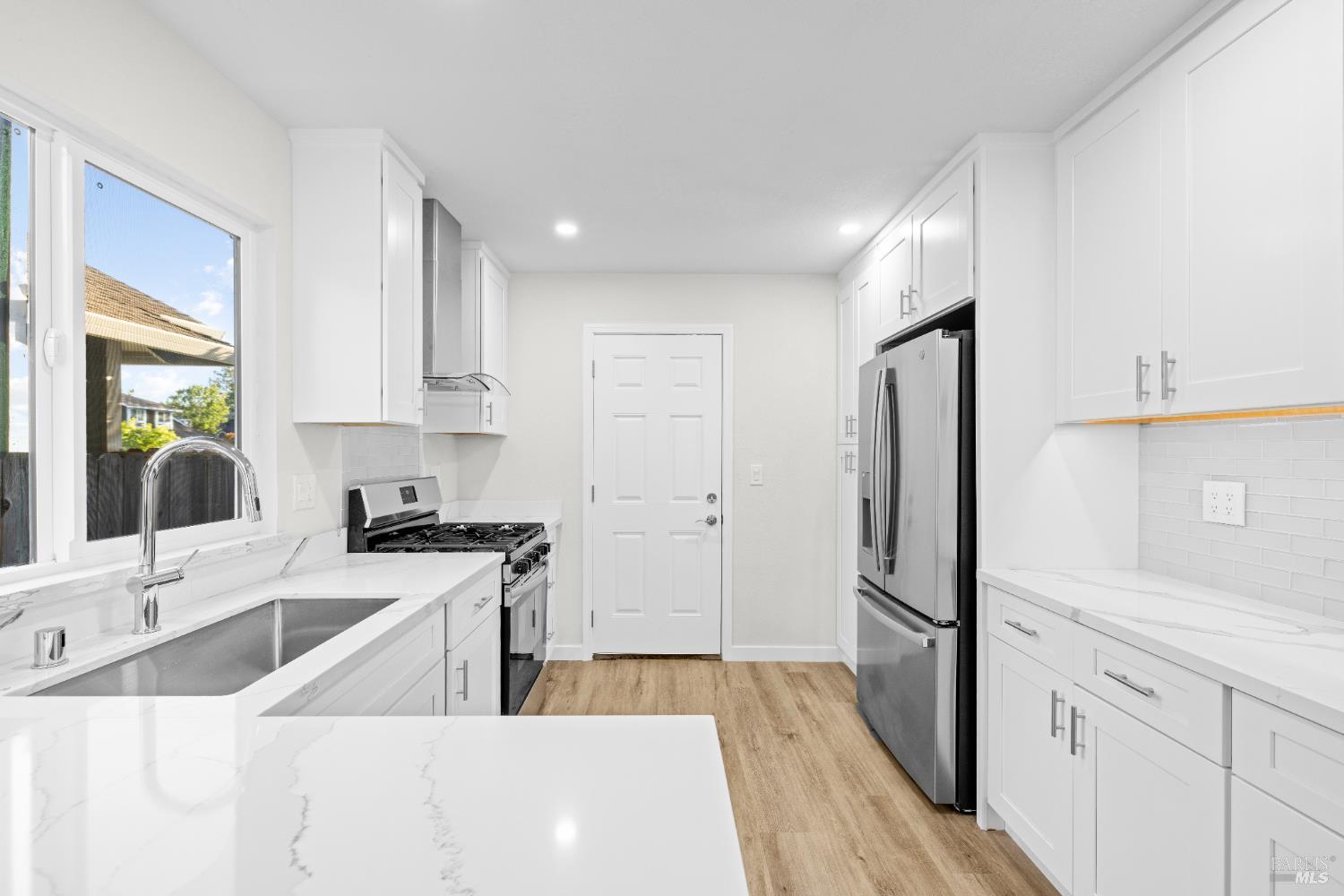 Detail Gallery Image 11 of 23 For 2410 Pinercrest Dr, Santa Rosa,  CA 95403 - 3 Beds | 2 Baths