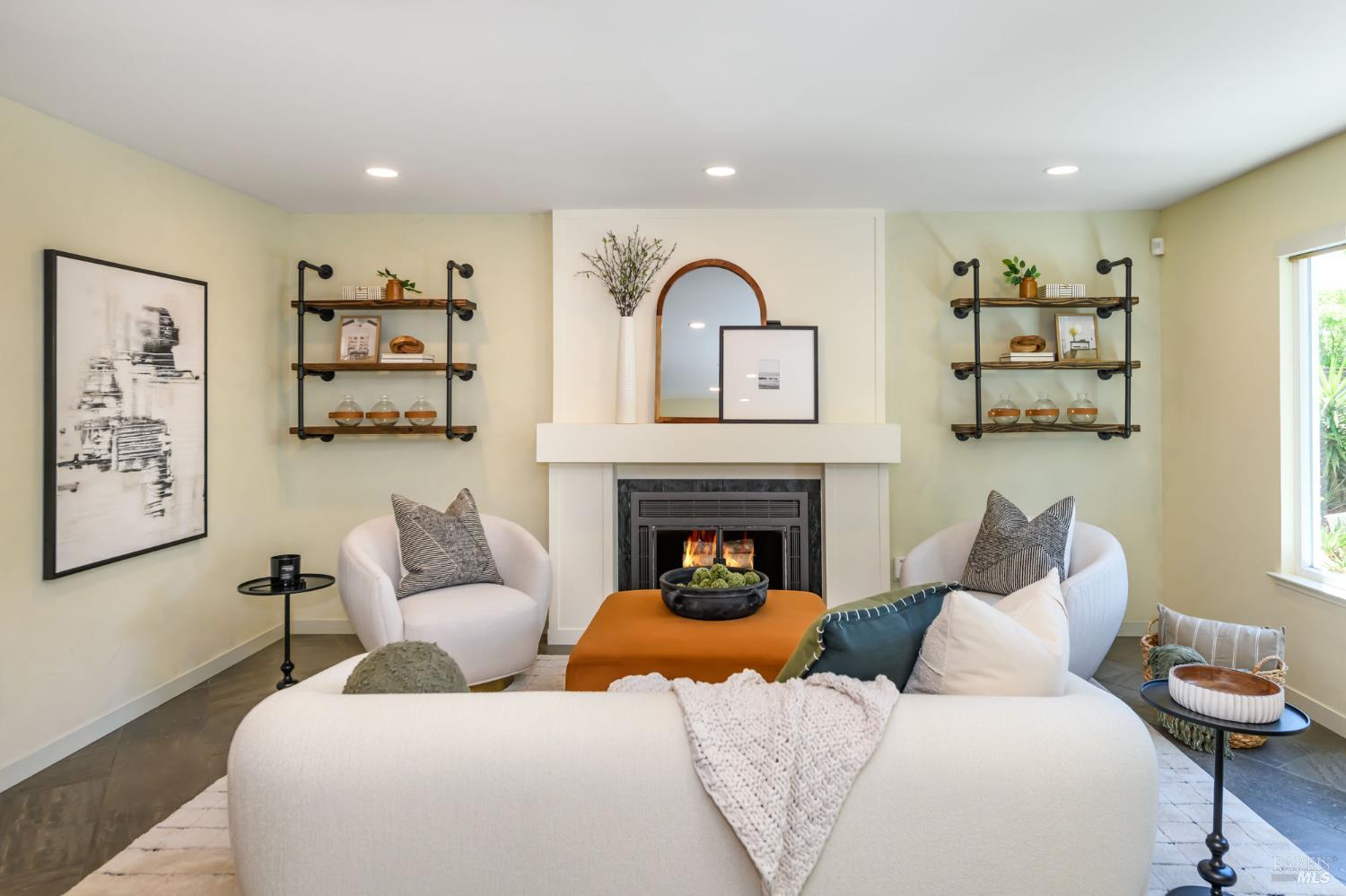 Detail Gallery Image 33 of 50 For 1721 Northstar Dr, Petaluma,  CA 94954 - 3 Beds | 2/1 Baths