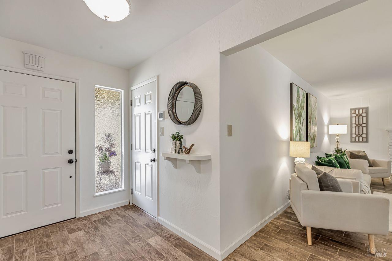 Detail Gallery Image 14 of 43 For 347 Major Dr, Santa Rosa,  CA 95403 - 3 Beds | 2 Baths