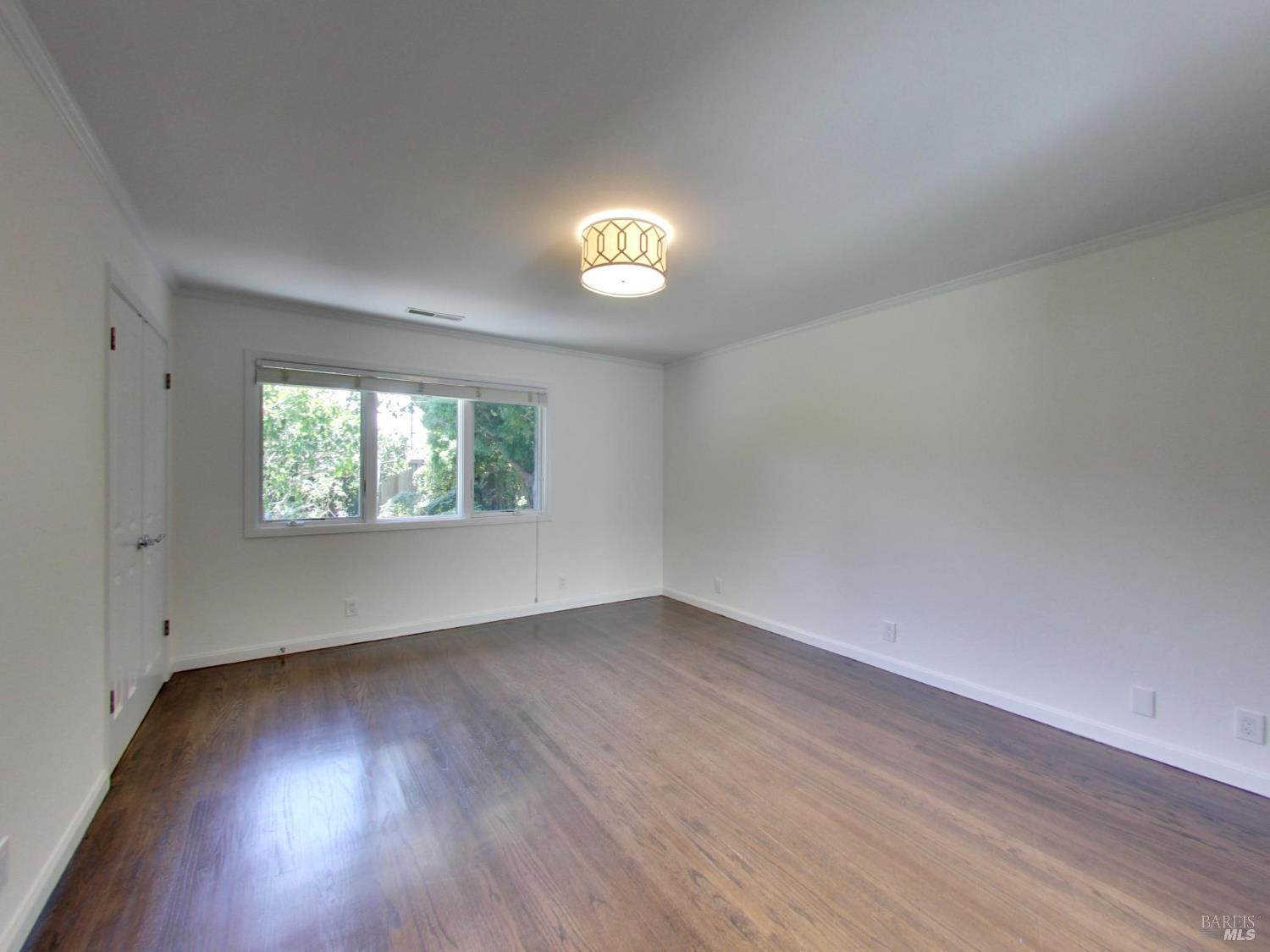 Detail Gallery Image 13 of 36 For 19 Dartmouth Dr, Larkspur,  CA 94939 - 3 Beds | 2 Baths