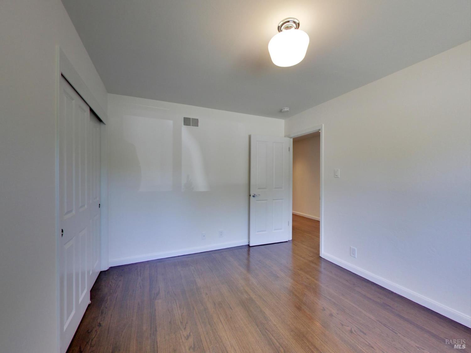 Detail Gallery Image 20 of 36 For 19 Dartmouth Dr, Larkspur,  CA 94939 - 3 Beds | 2 Baths