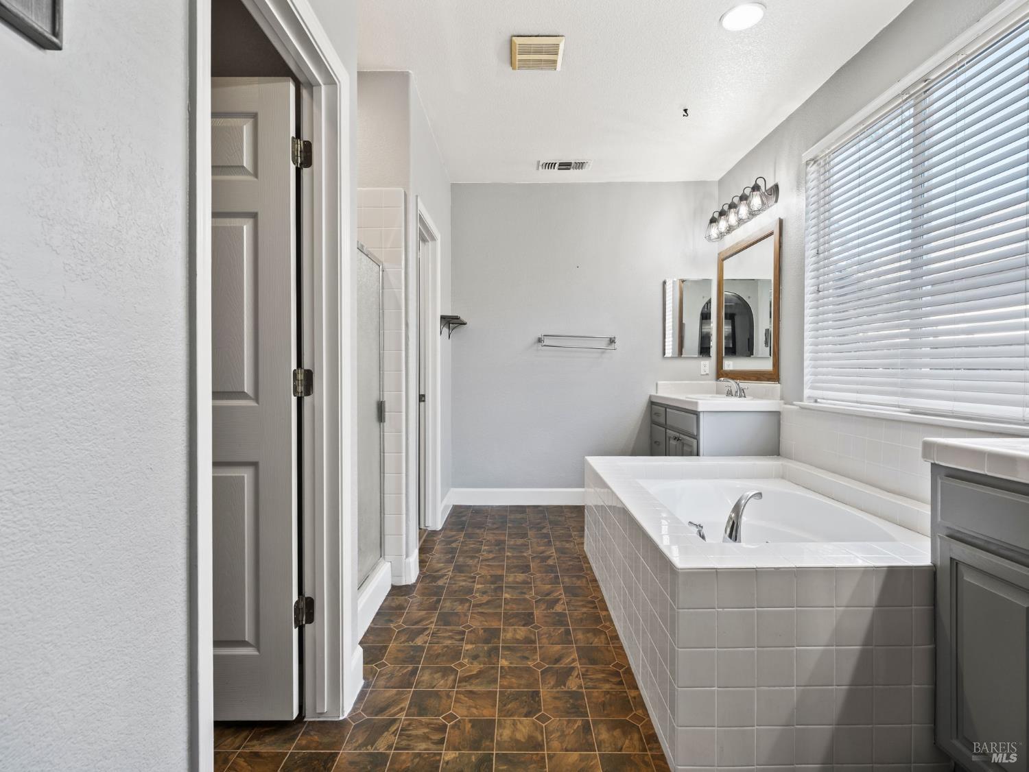 Detail Gallery Image 57 of 72 For 630 Purple Martin Dr, Vacaville,  CA 95687 - 5 Beds | 3/1 Baths