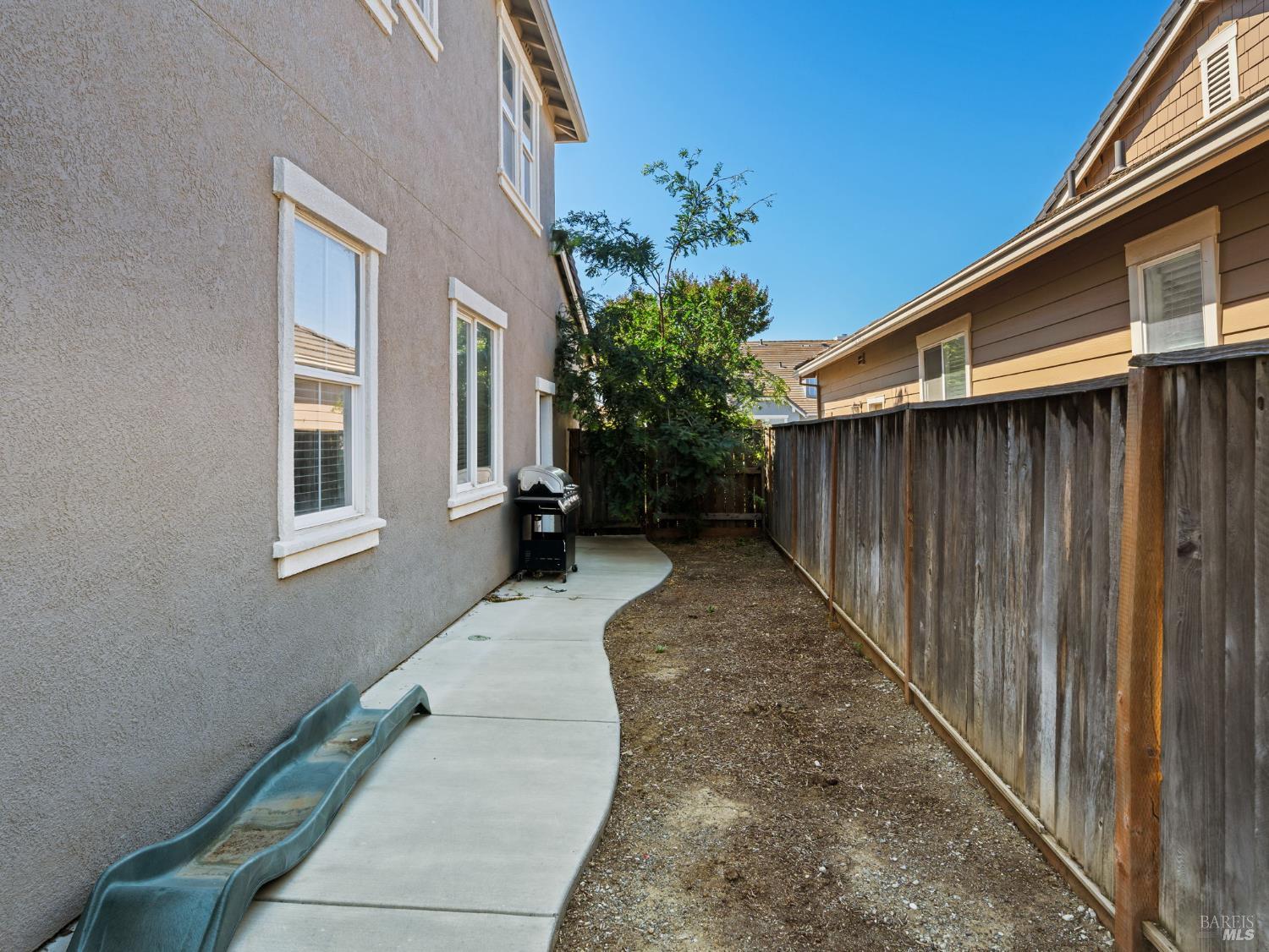 Detail Gallery Image 9 of 72 For 630 Purple Martin Dr, Vacaville,  CA 95687 - 5 Beds | 3/1 Baths