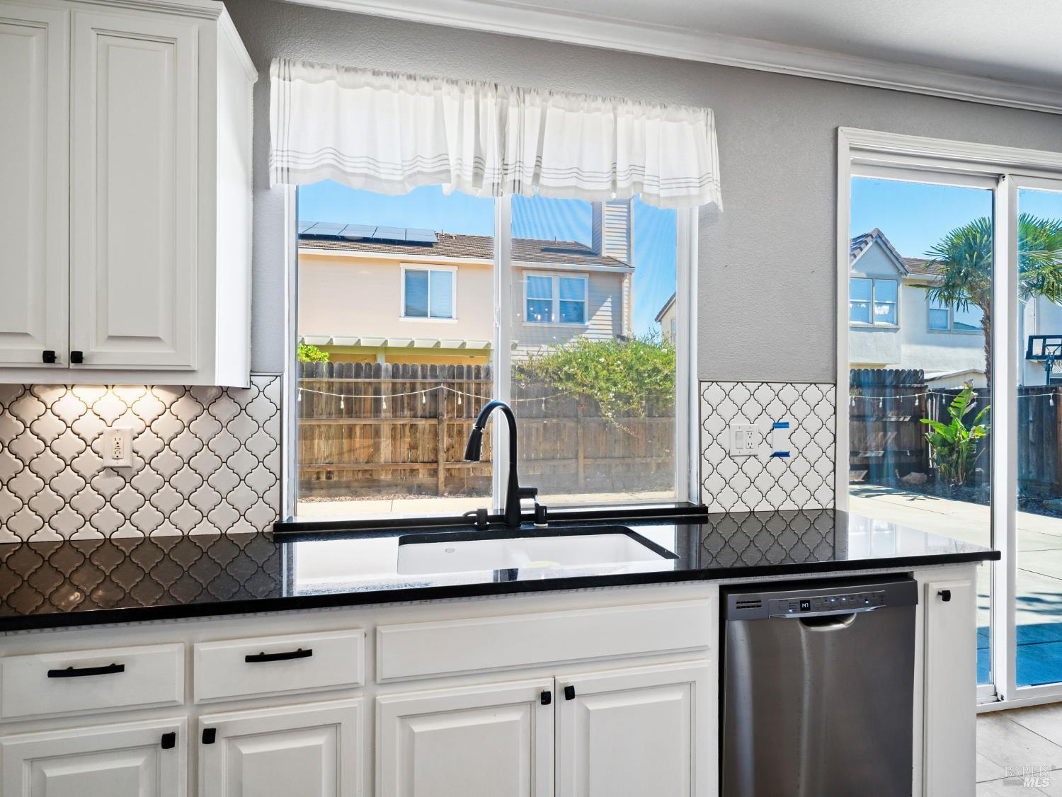 Detail Gallery Image 43 of 72 For 630 Purple Martin Dr, Vacaville,  CA 95687 - 5 Beds | 3/1 Baths
